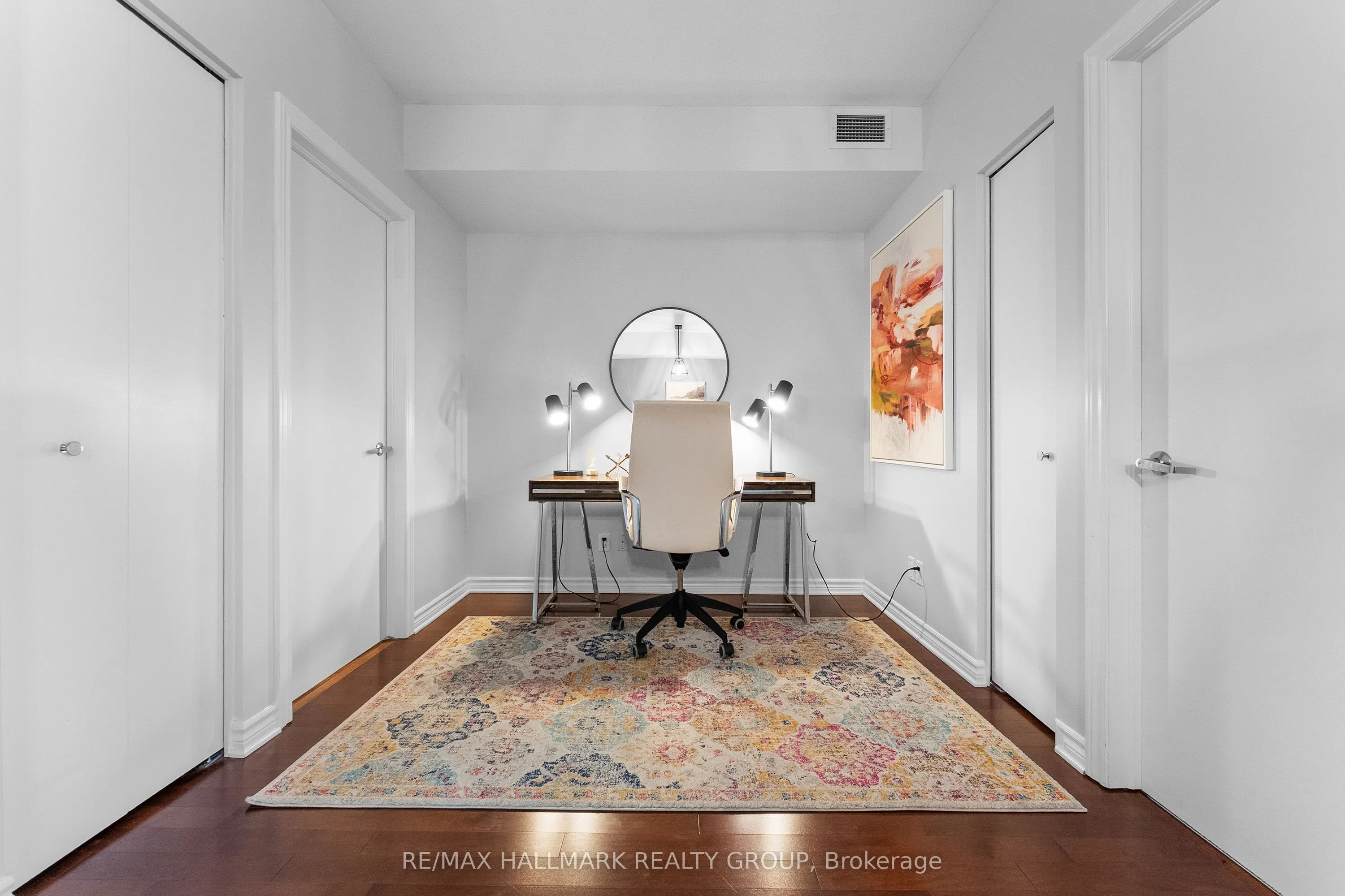 200 Rideau Street #1702