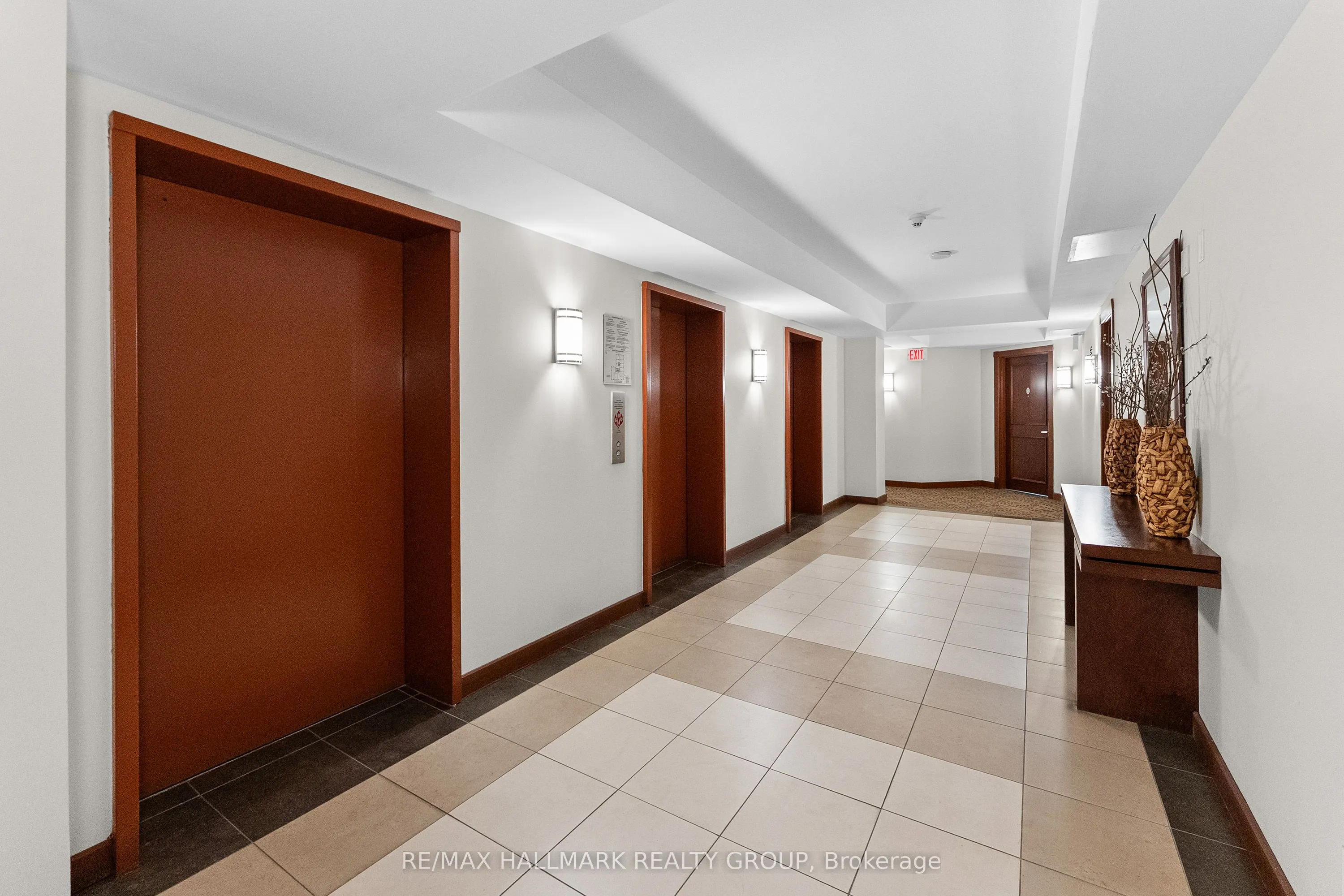 200 Rideau Street #1702