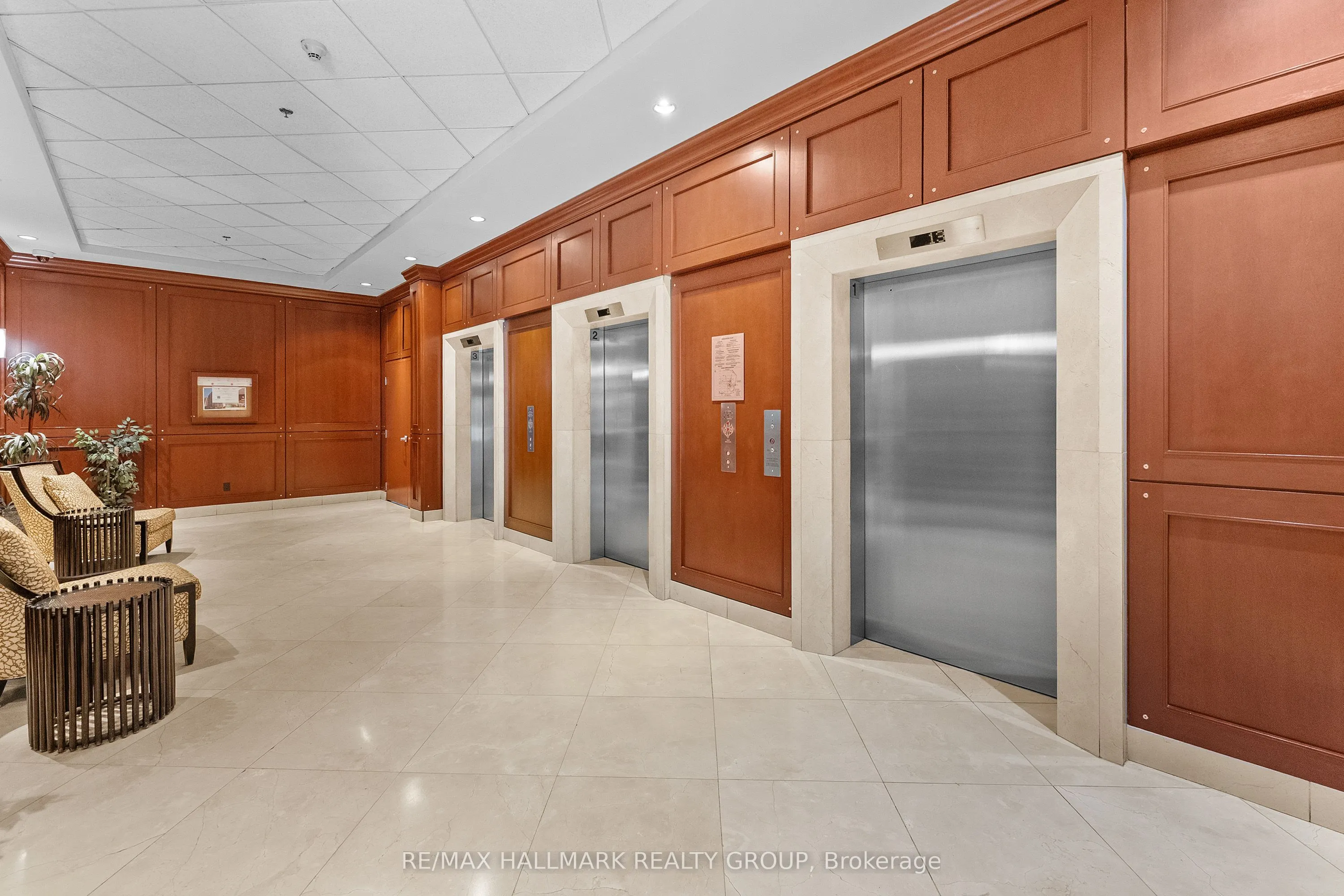 200 Rideau Street #1702