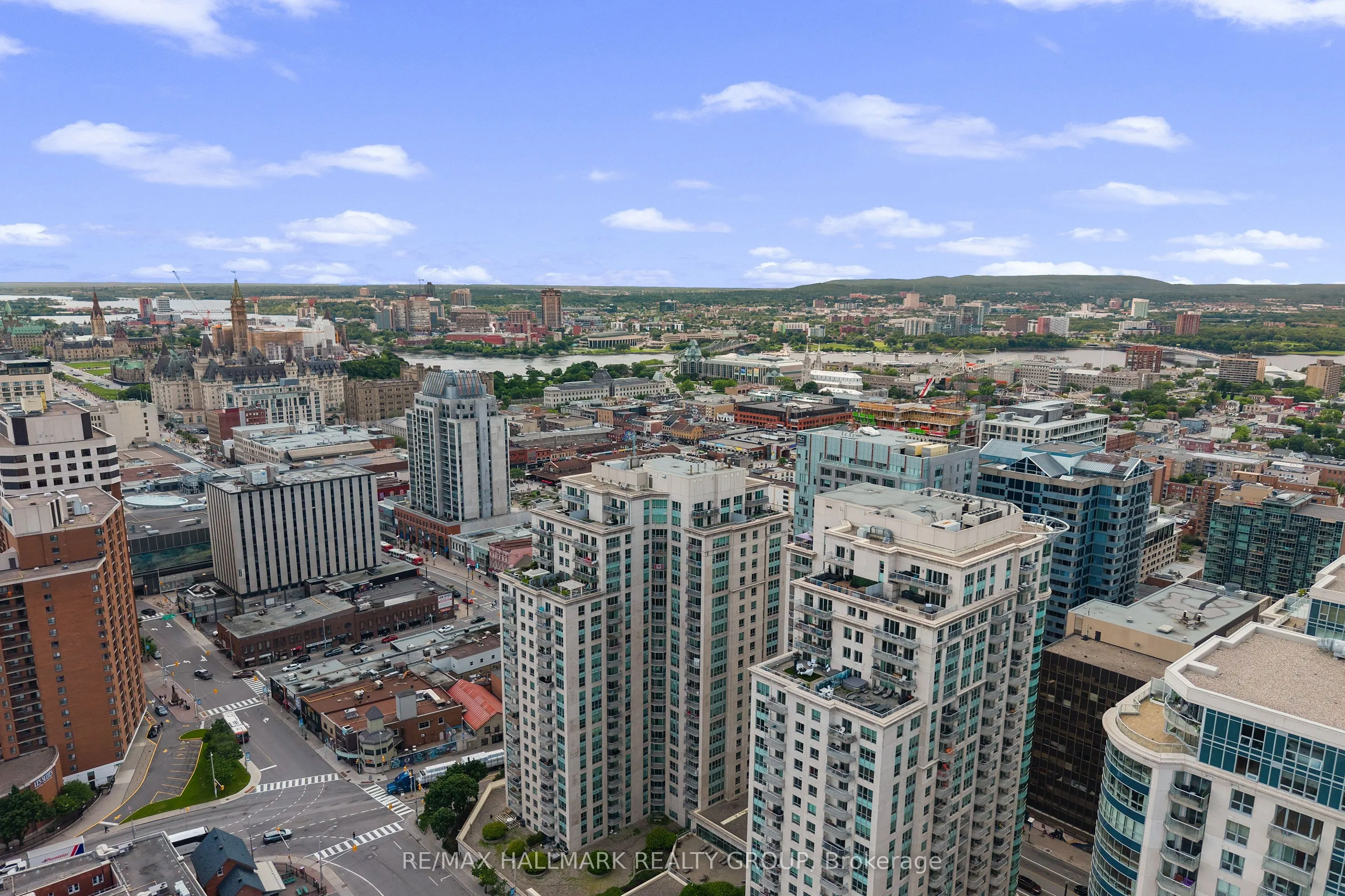 200 Rideau Street #1702