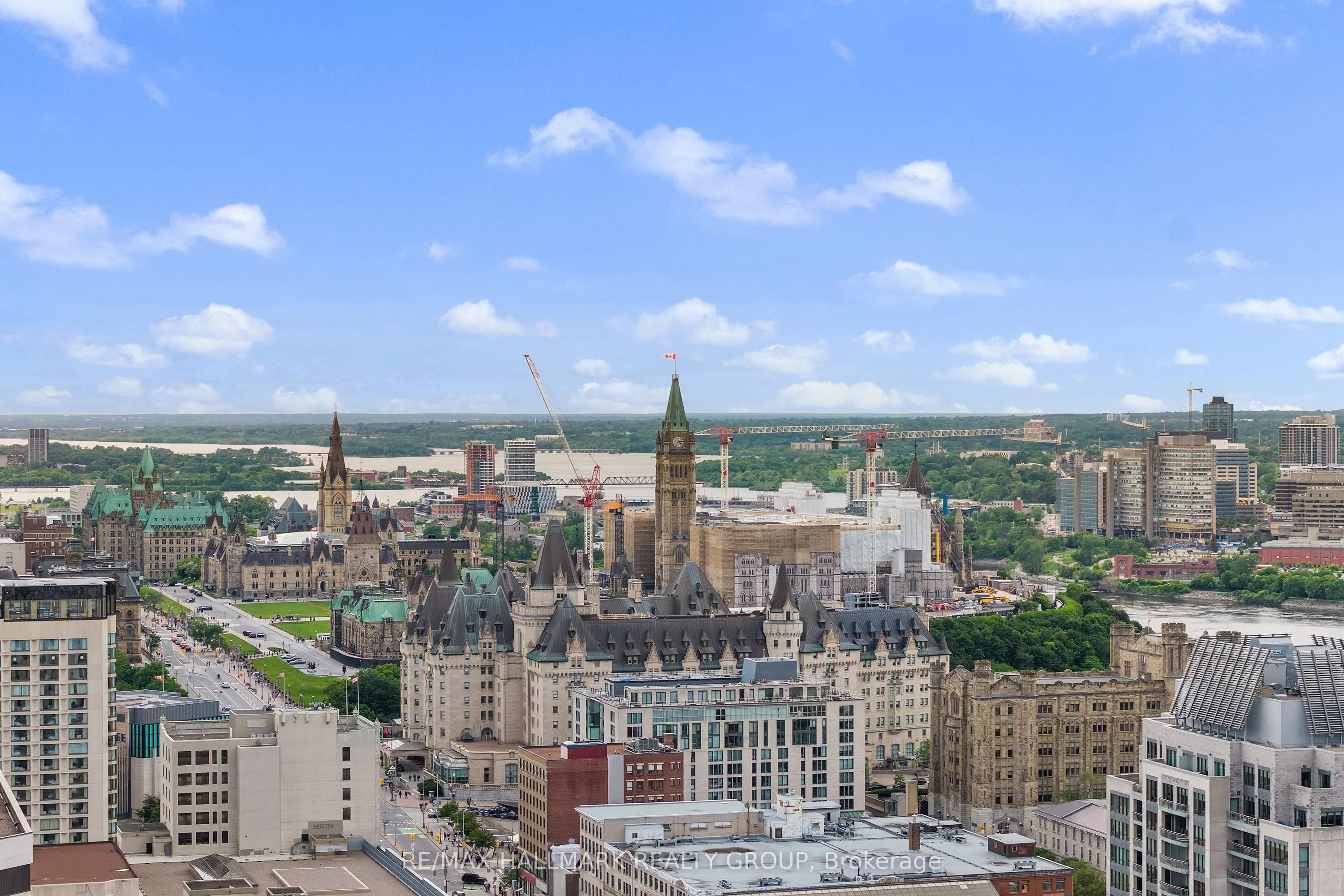 200 Rideau Street #1702
