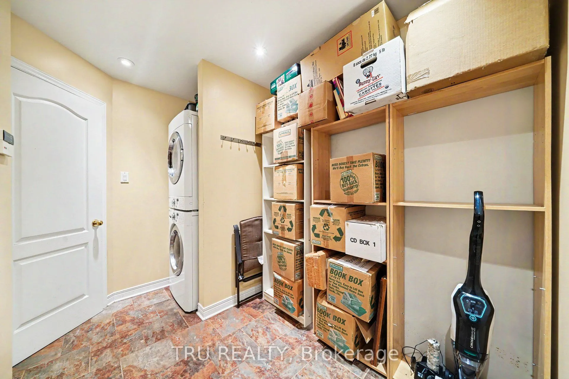 4082 Otter Tail Crescent