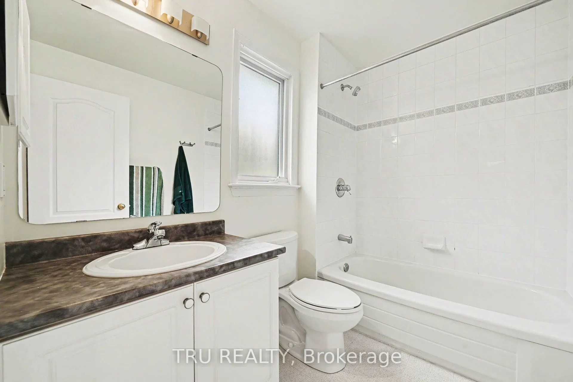 4082 Otter Tail Crescent