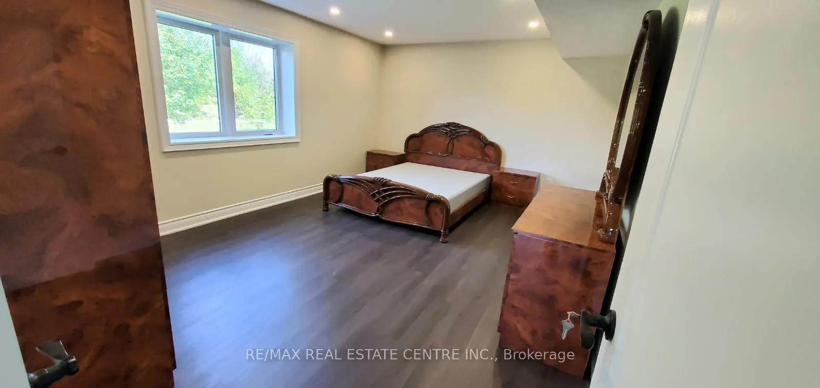 4524 Wellington Road 35 Road