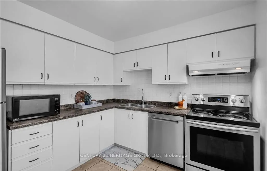 52 Harris Avenue #D