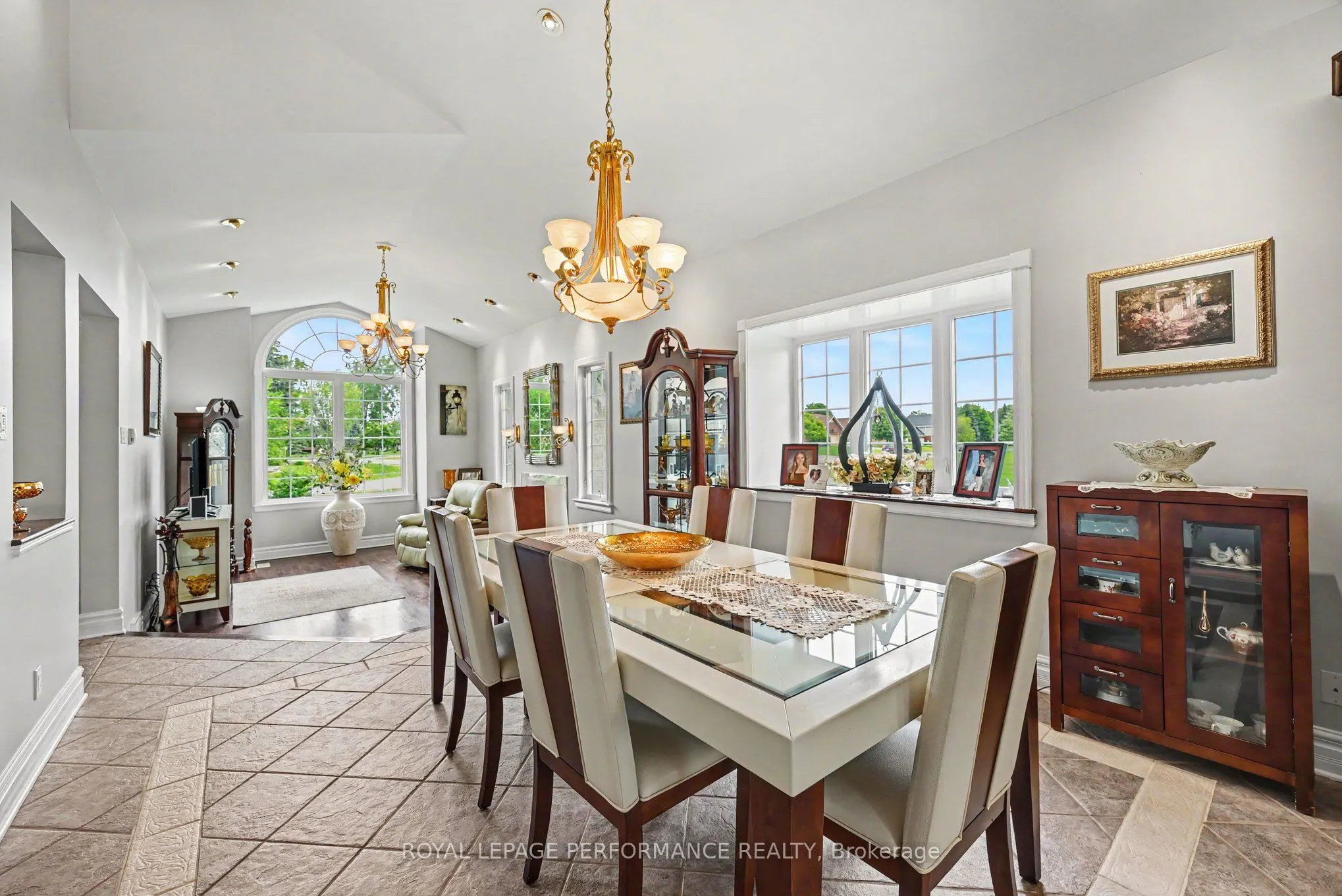 18 Chantine Drive