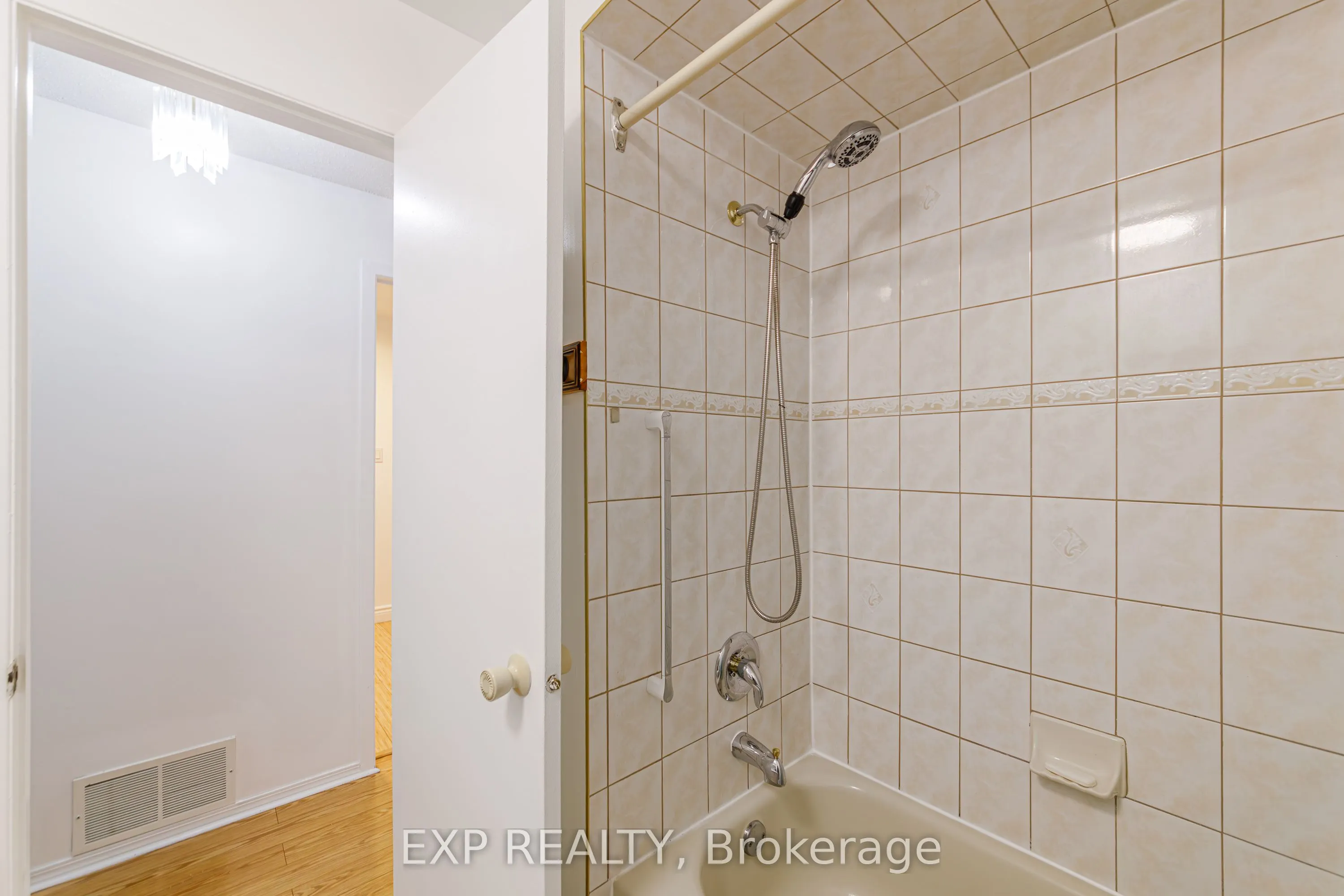 1237 Cedarcroft Crescent