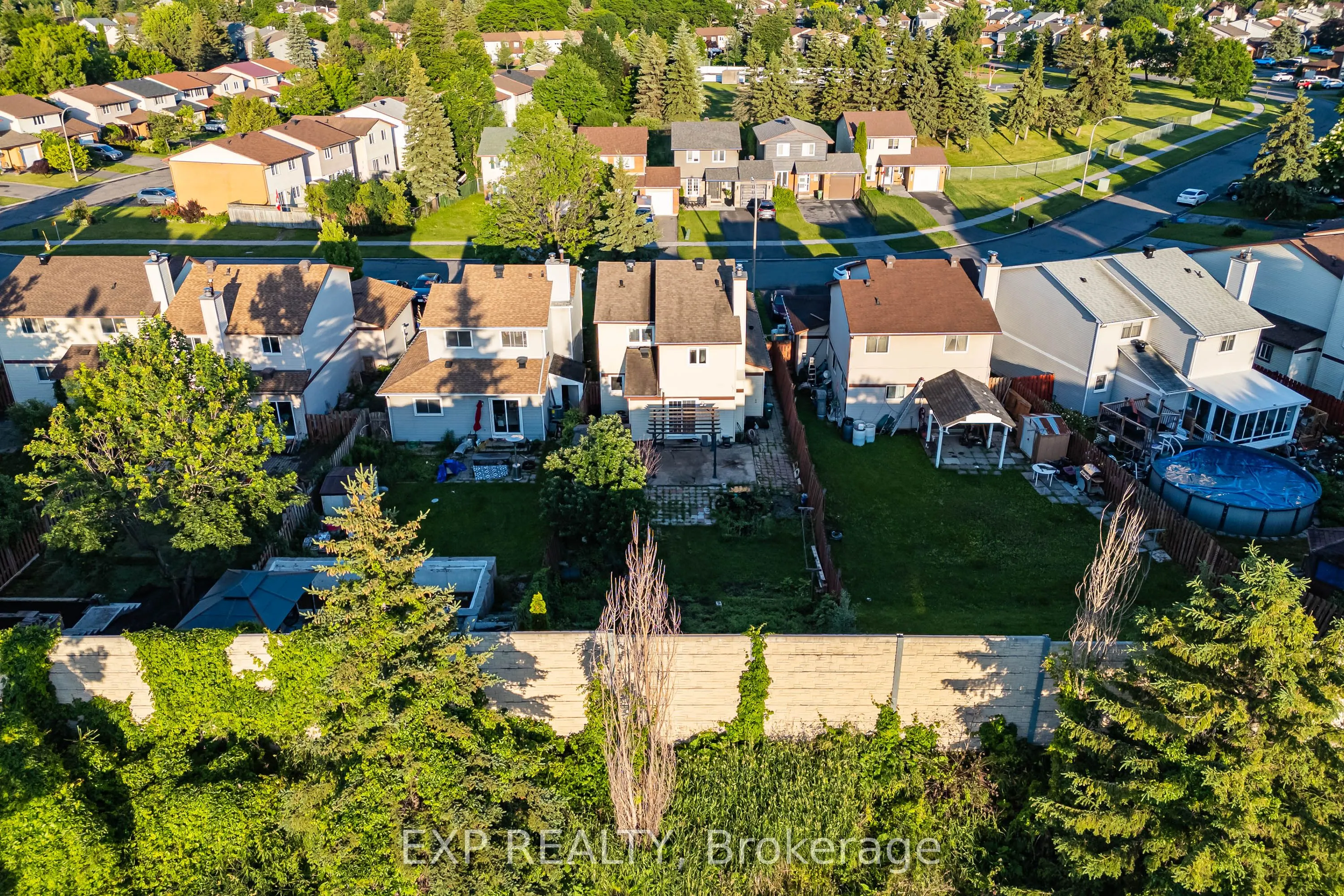 1237 Cedarcroft Crescent
