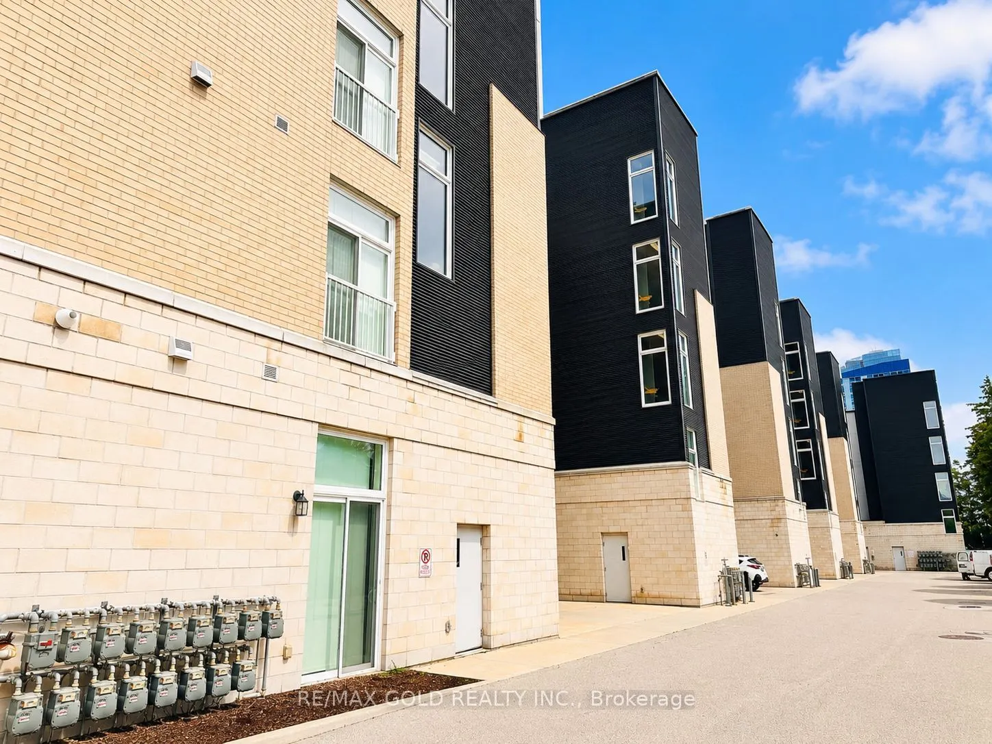 253 Albert Street #112