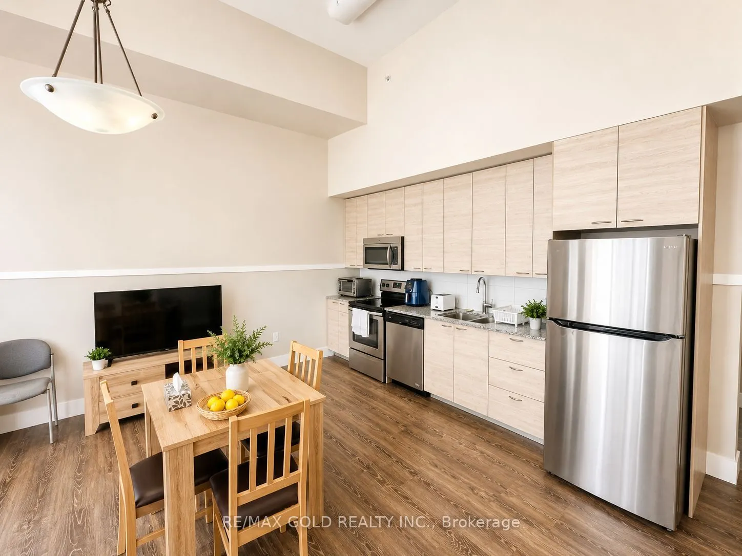 253 Albert Street #112