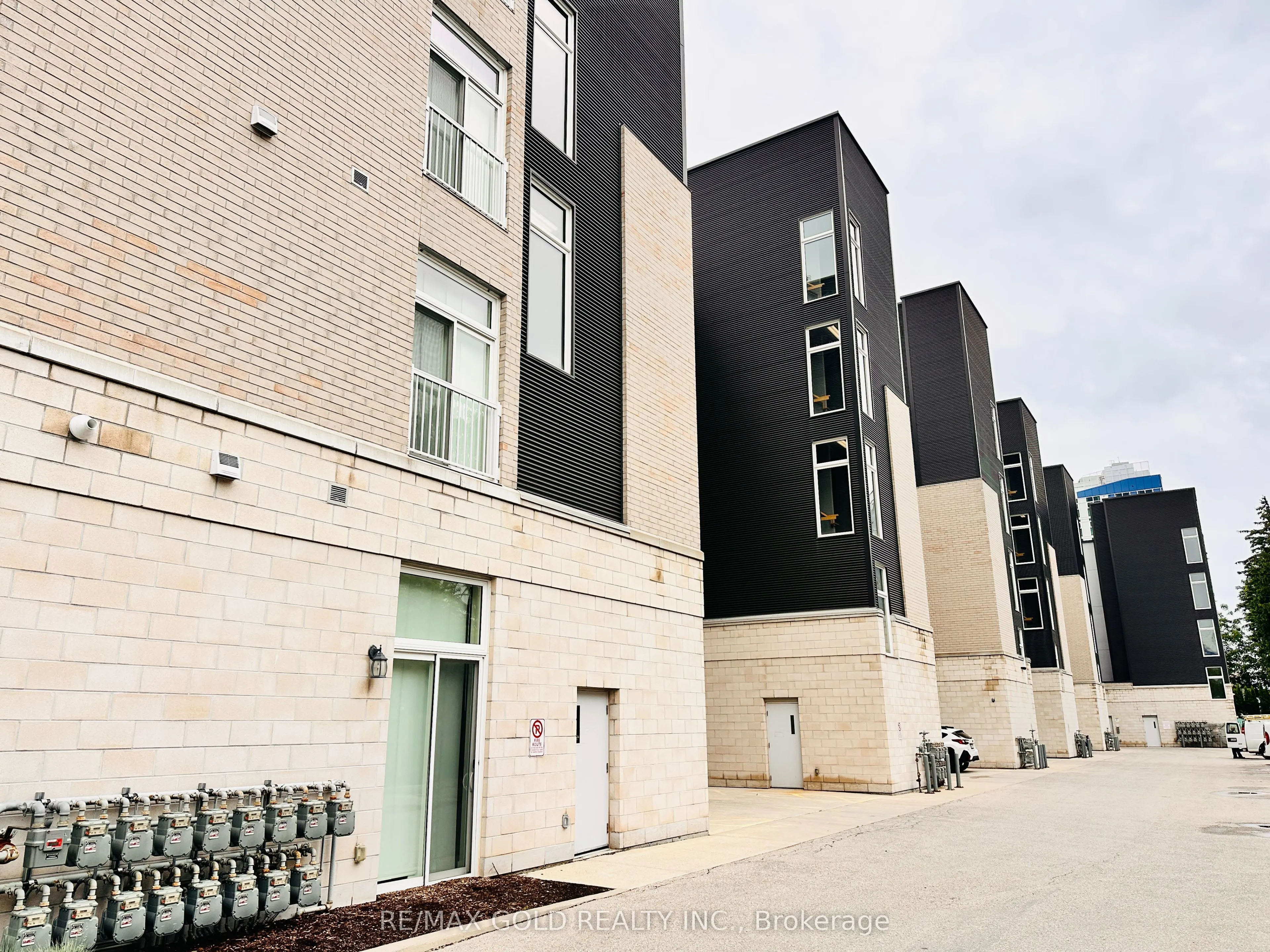 253 Albert Street #112