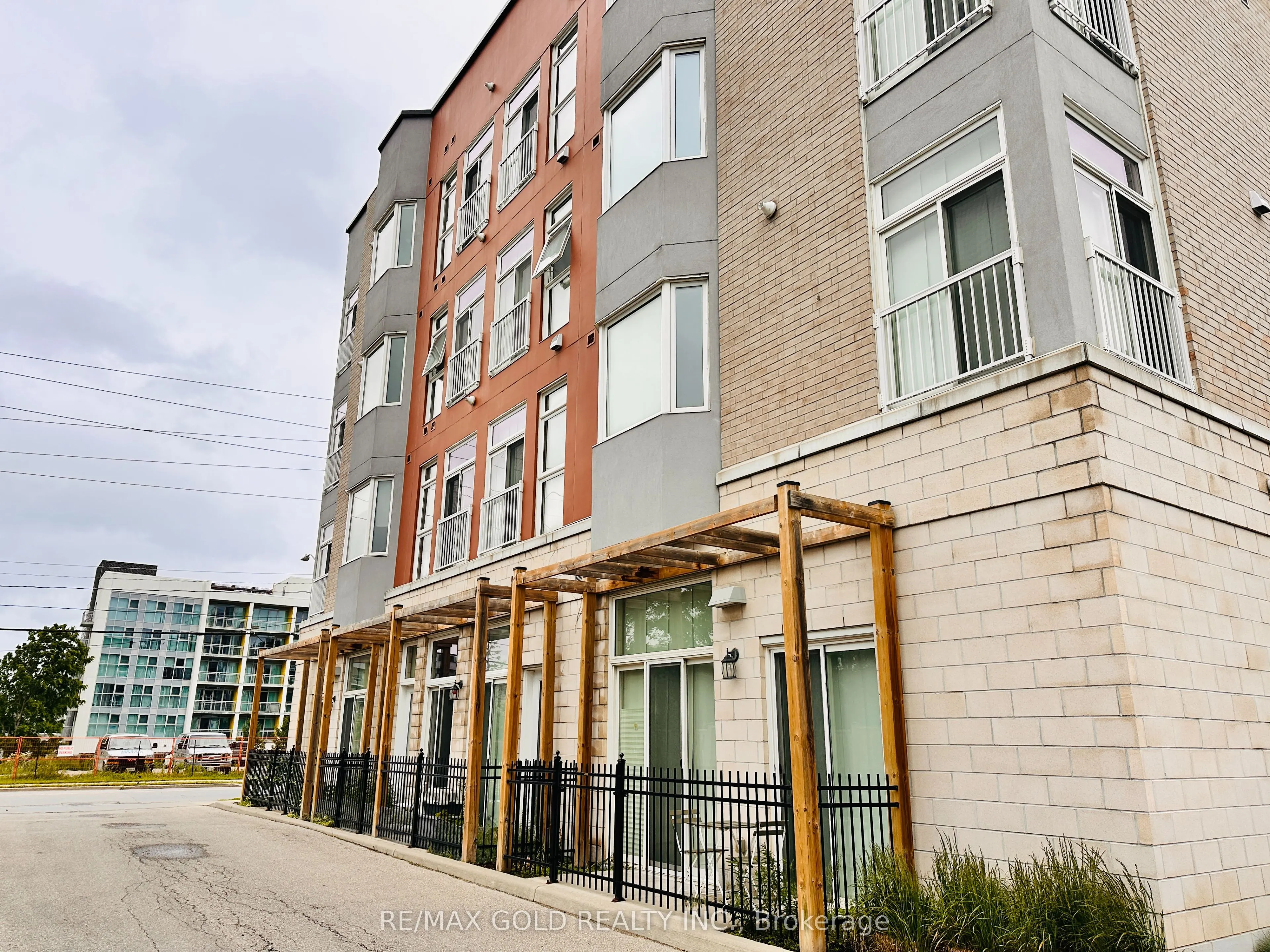 253 Albert Street #112