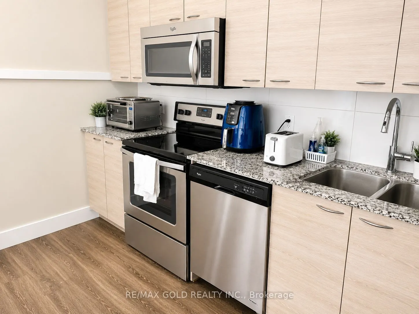 253 Albert Street #112