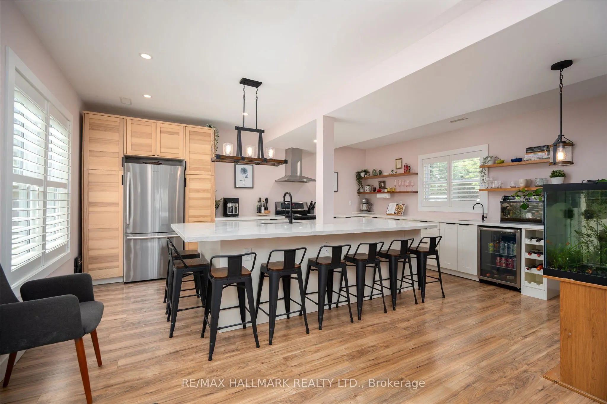 64 Front Street E