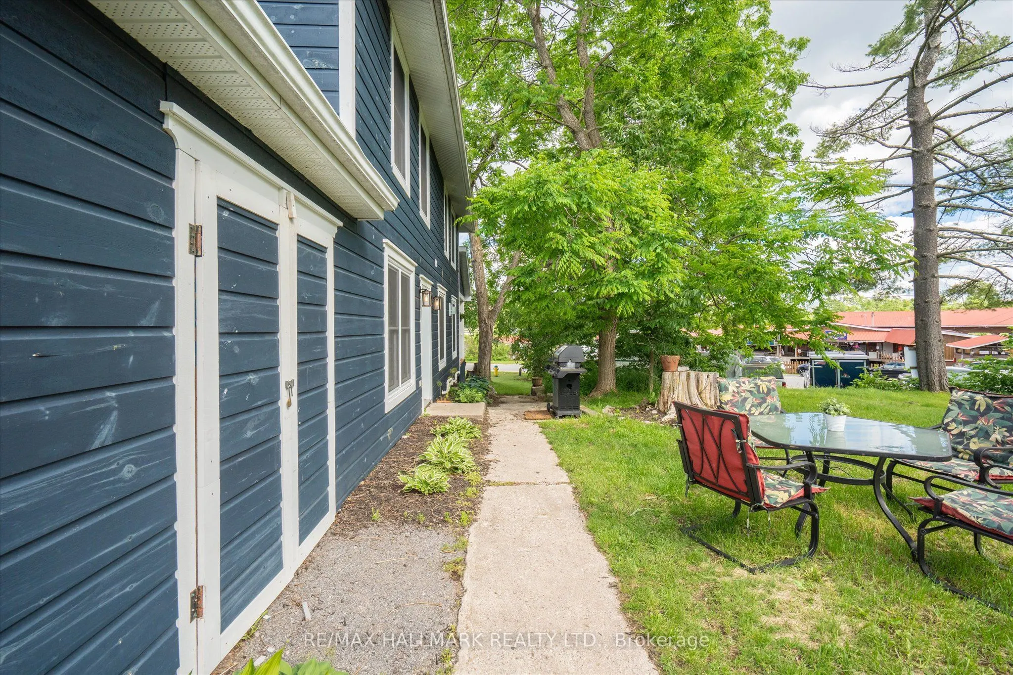 64 Front Street E