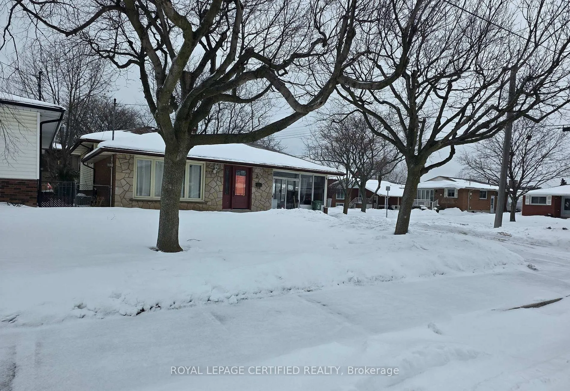 2 Rideau Crescent