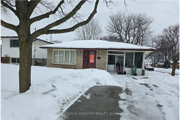 2 Rideau Crescent
