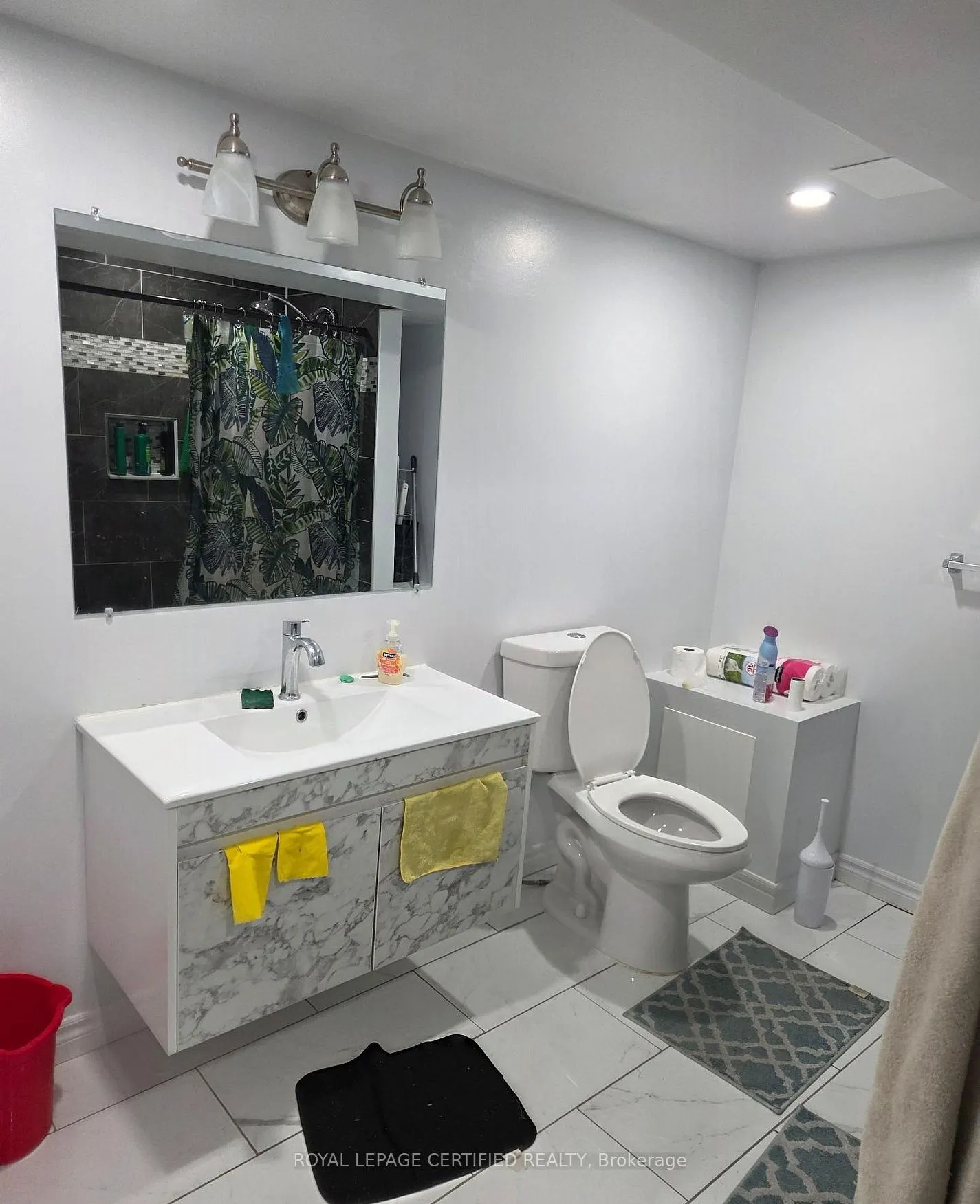2 Rideau Crescent