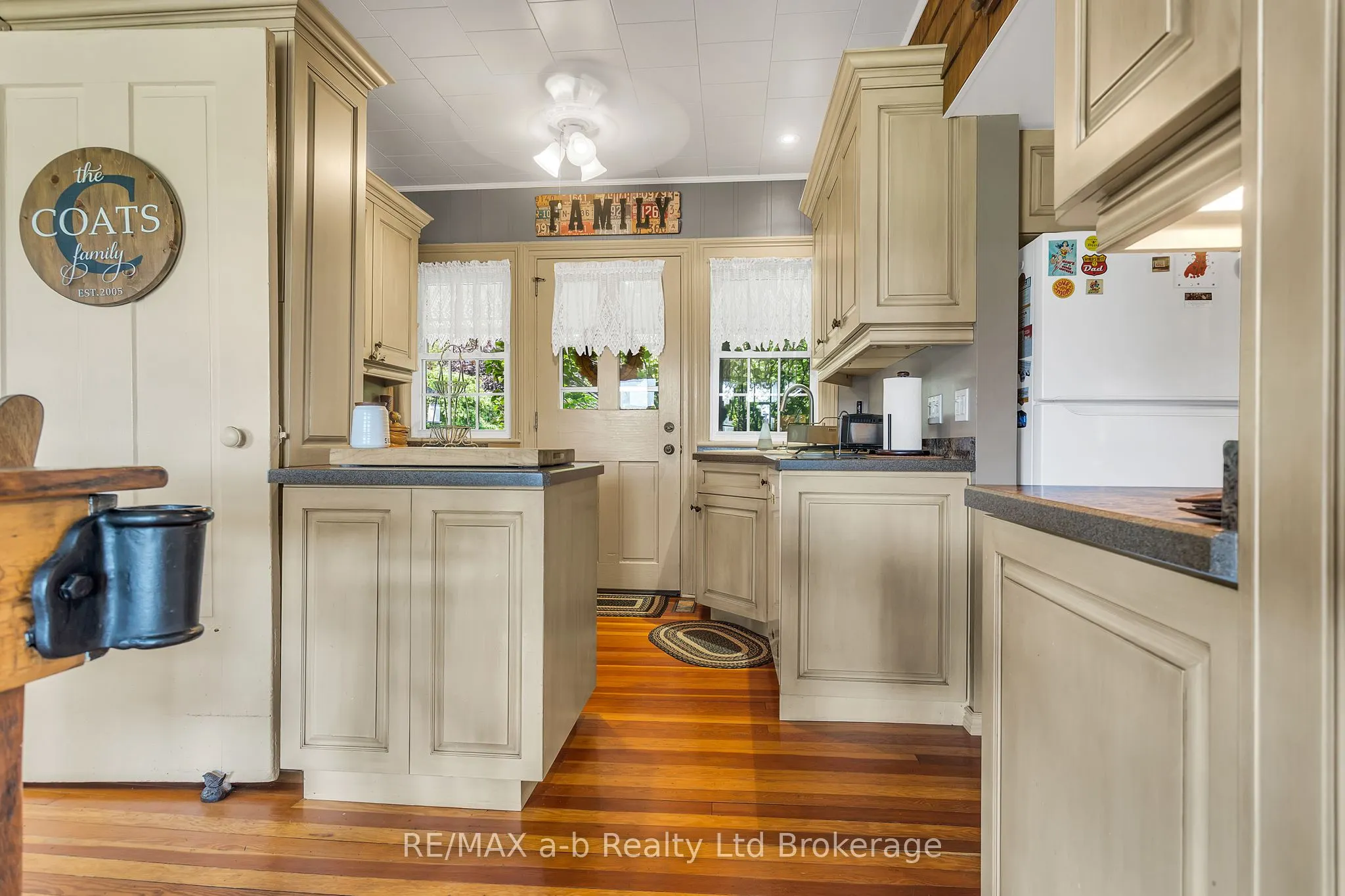 1813 Norfolk County 19 Road W