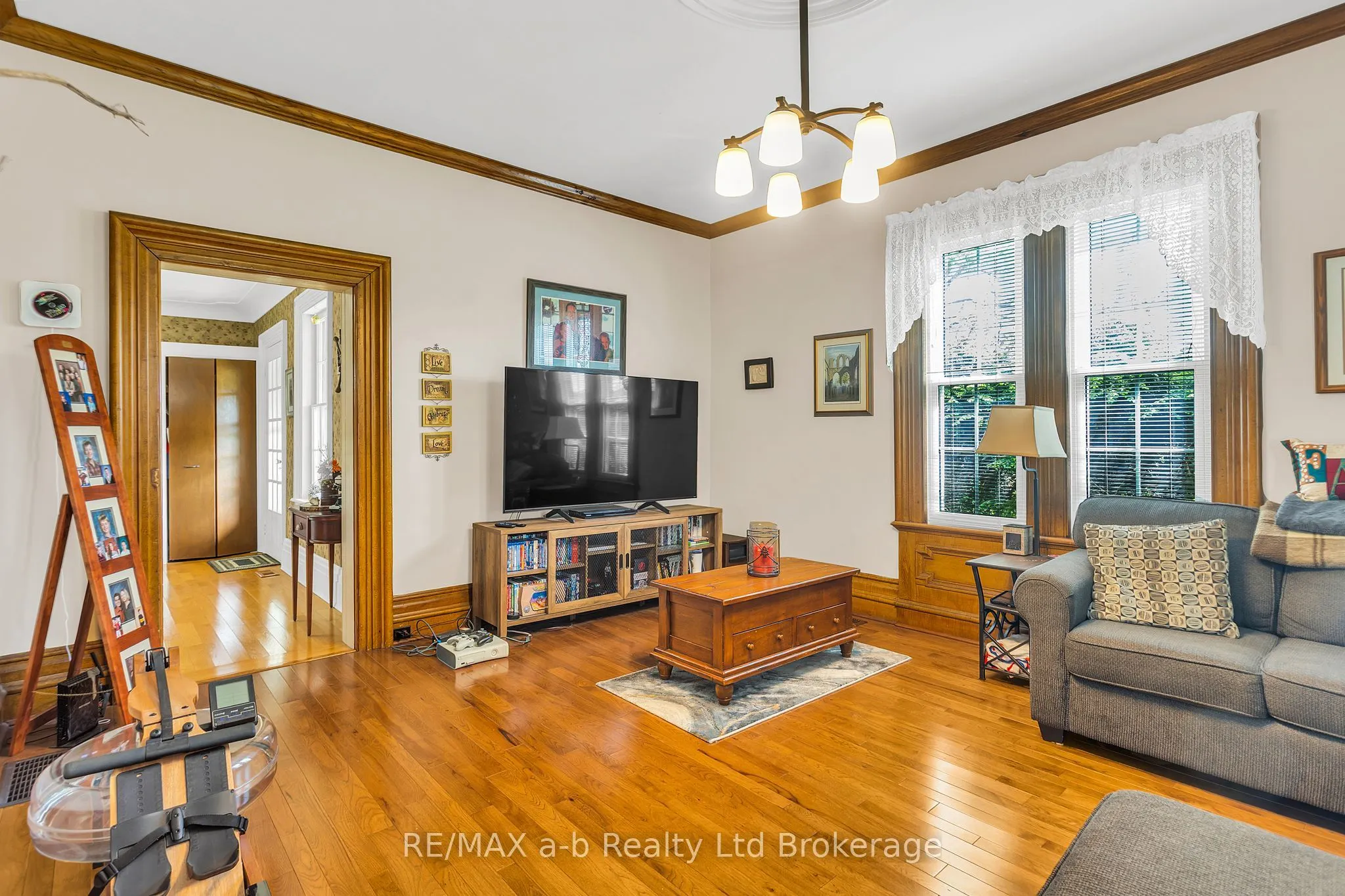 1813 Norfolk County 19 Road W