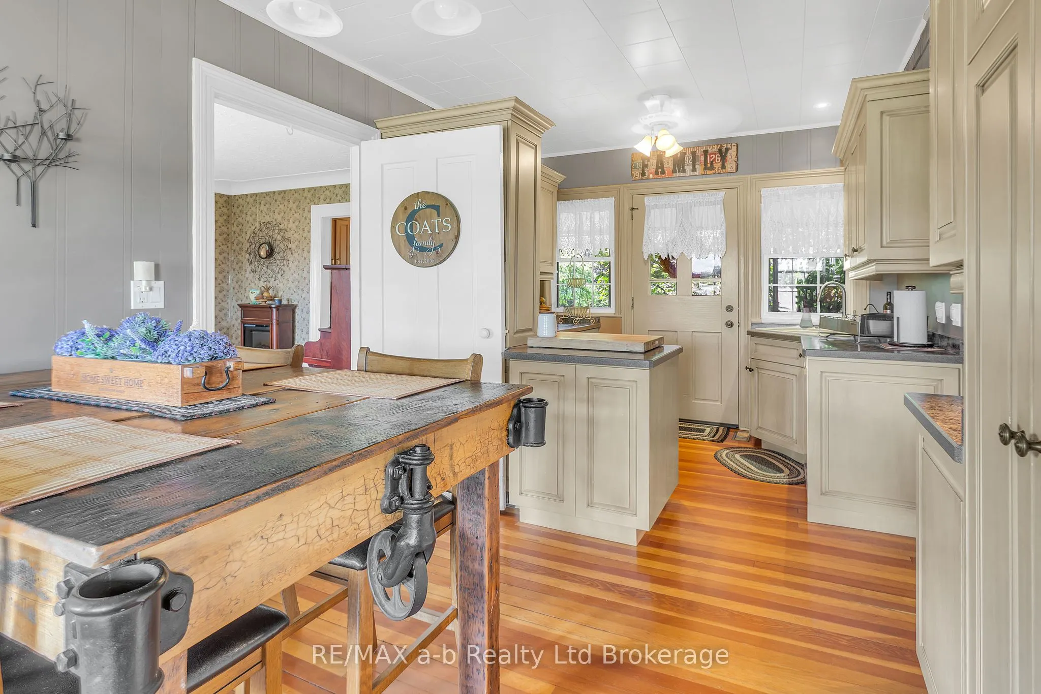 1813 Norfolk County 19 Road W