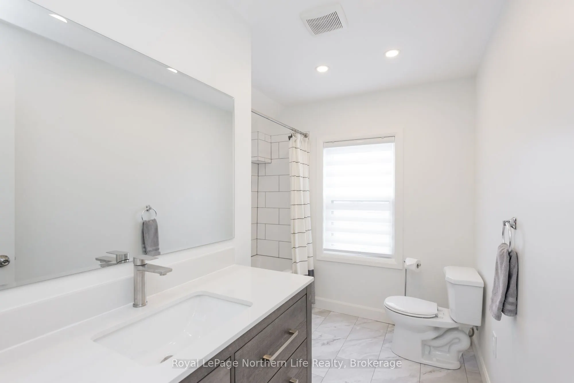 253 Second Avenue W