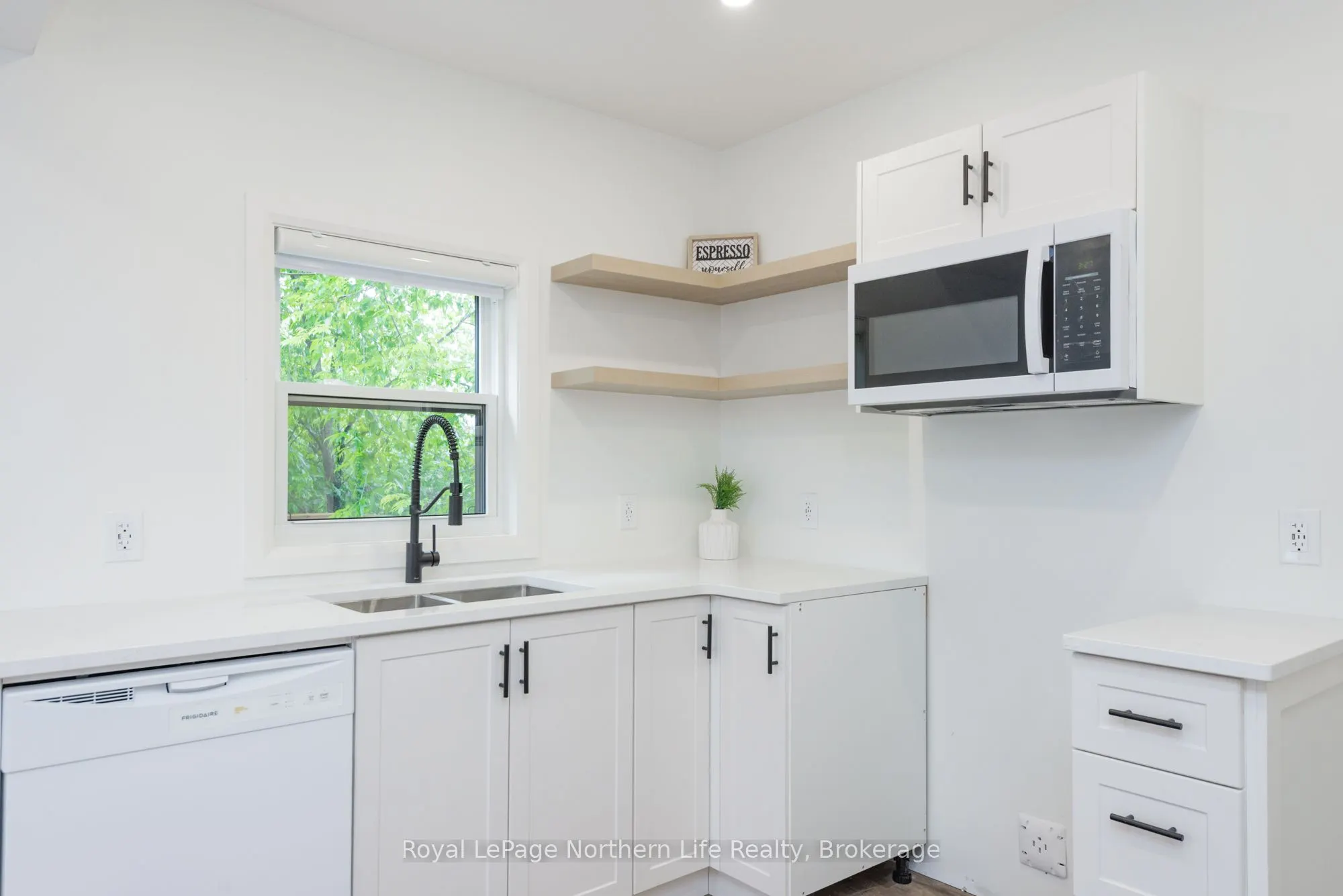 253 Second Avenue W