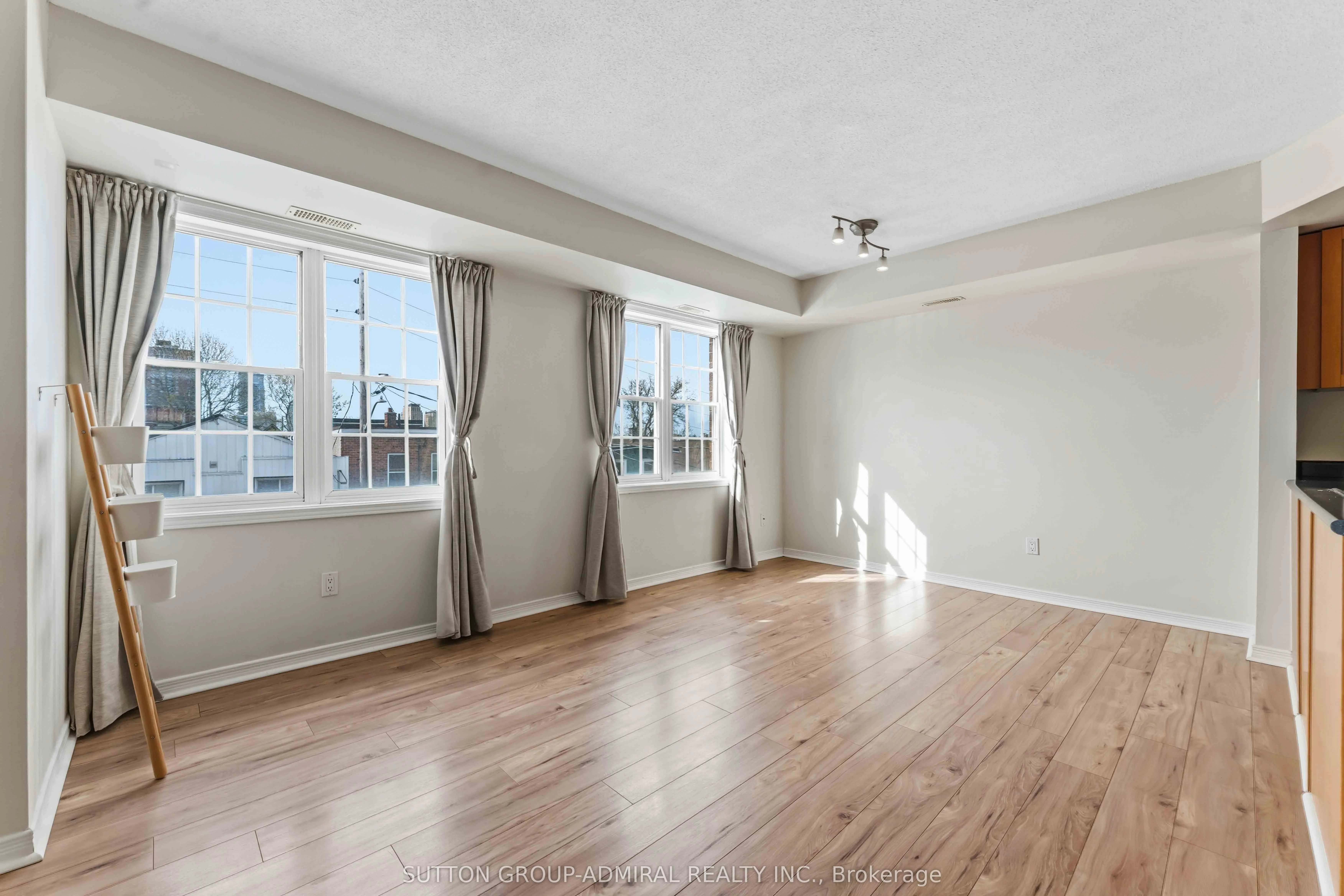 130 ROCHESTER Street #9