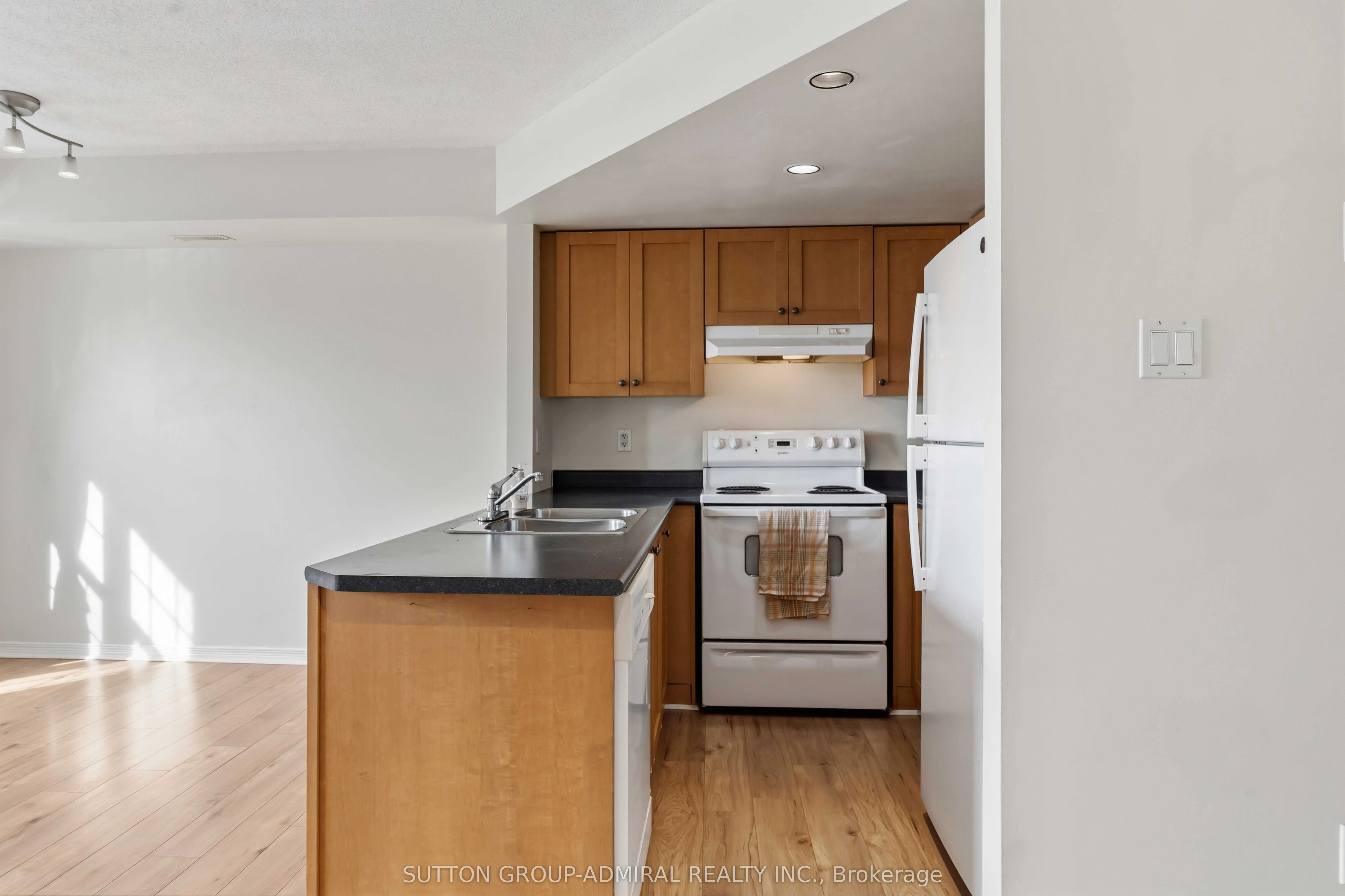 130 ROCHESTER Street #9