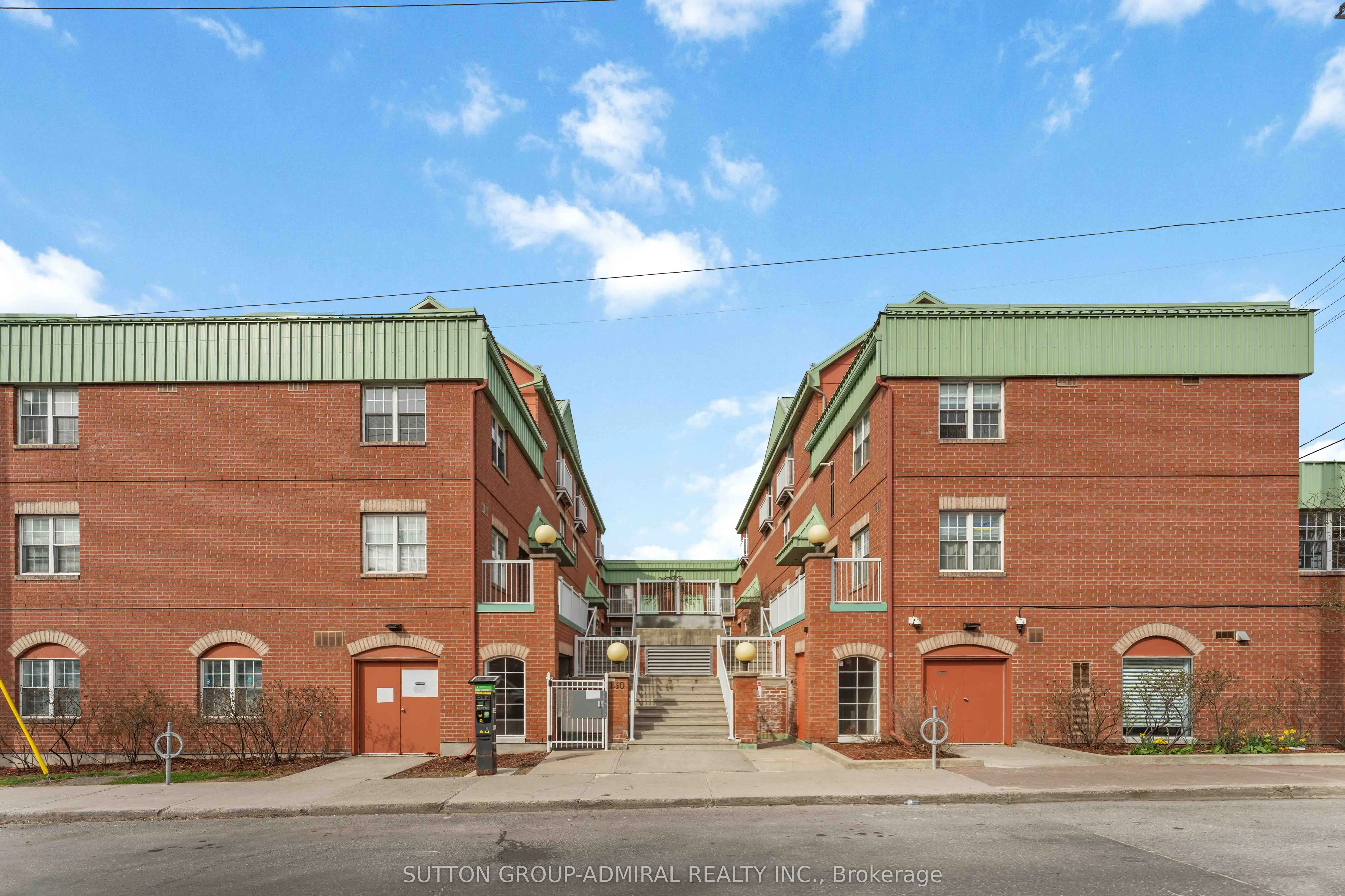 130 ROCHESTER Street #9