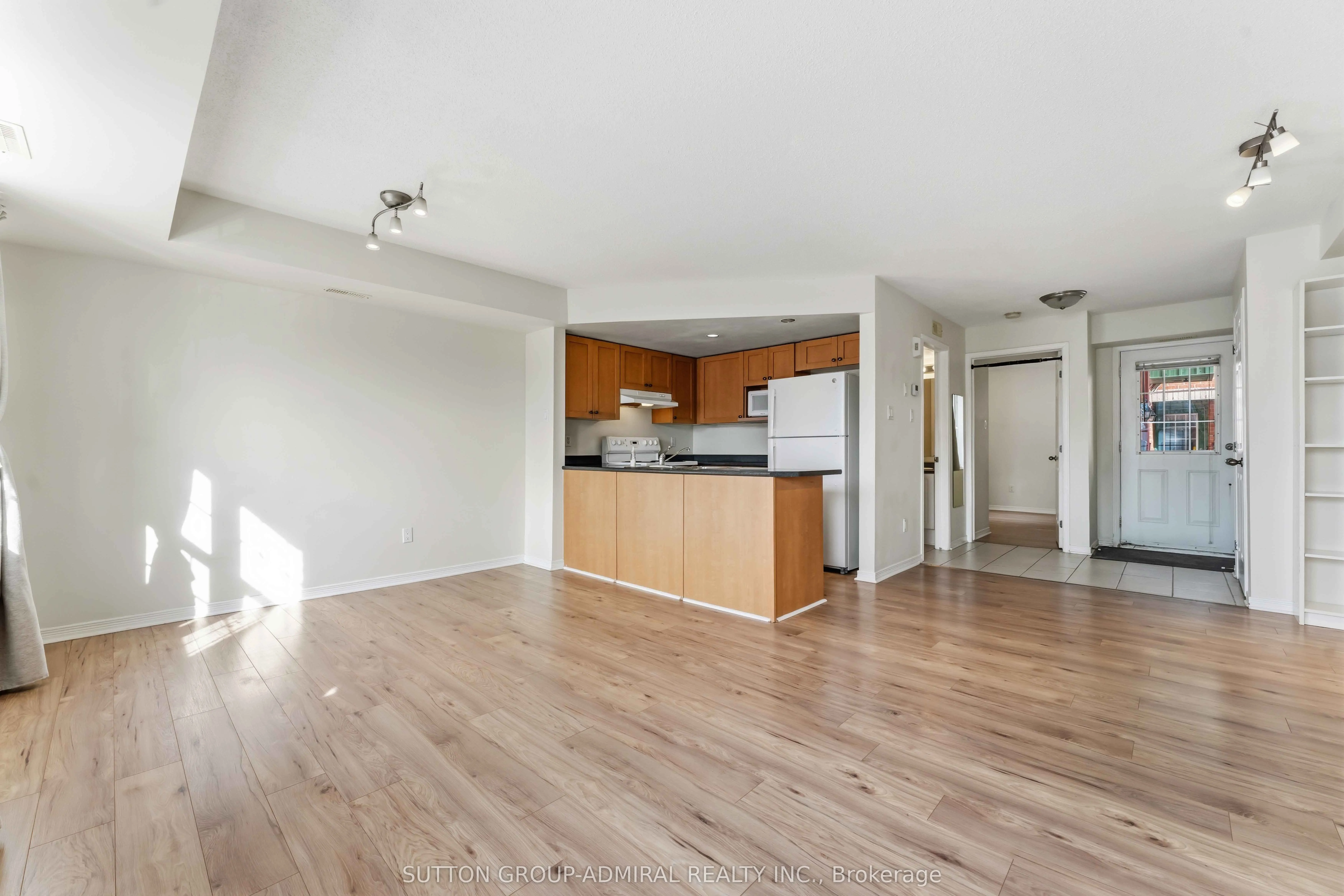 130 ROCHESTER Street #9