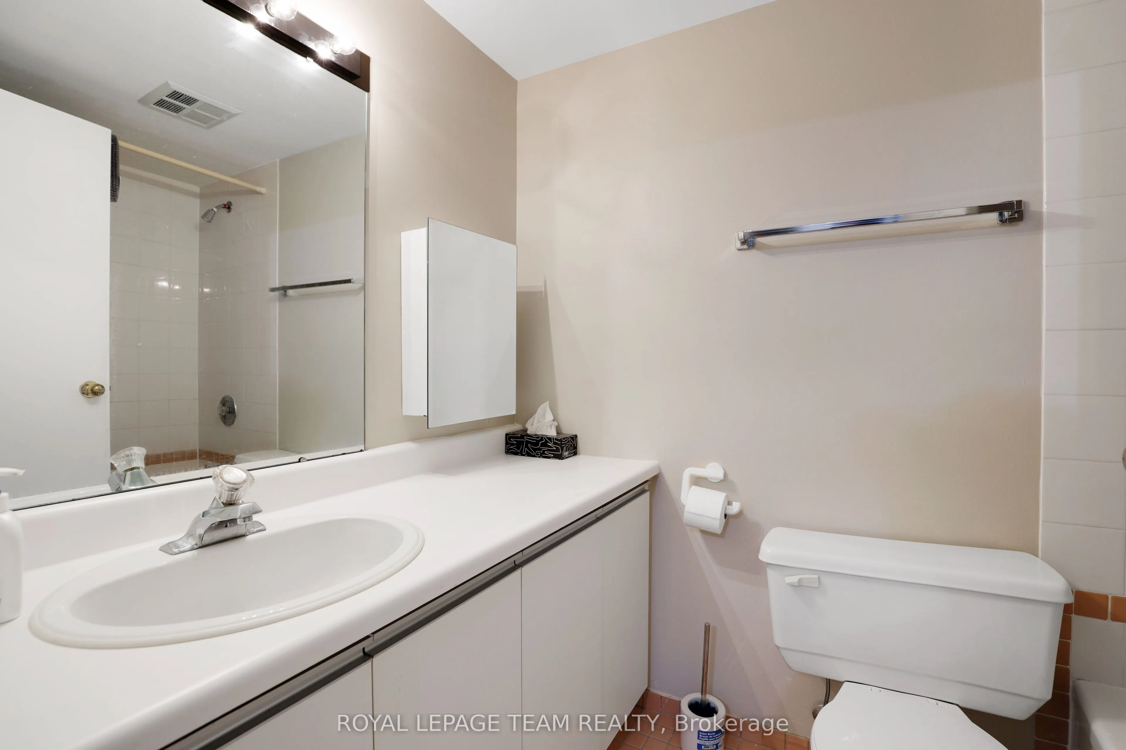 110 Forward Avenue #904