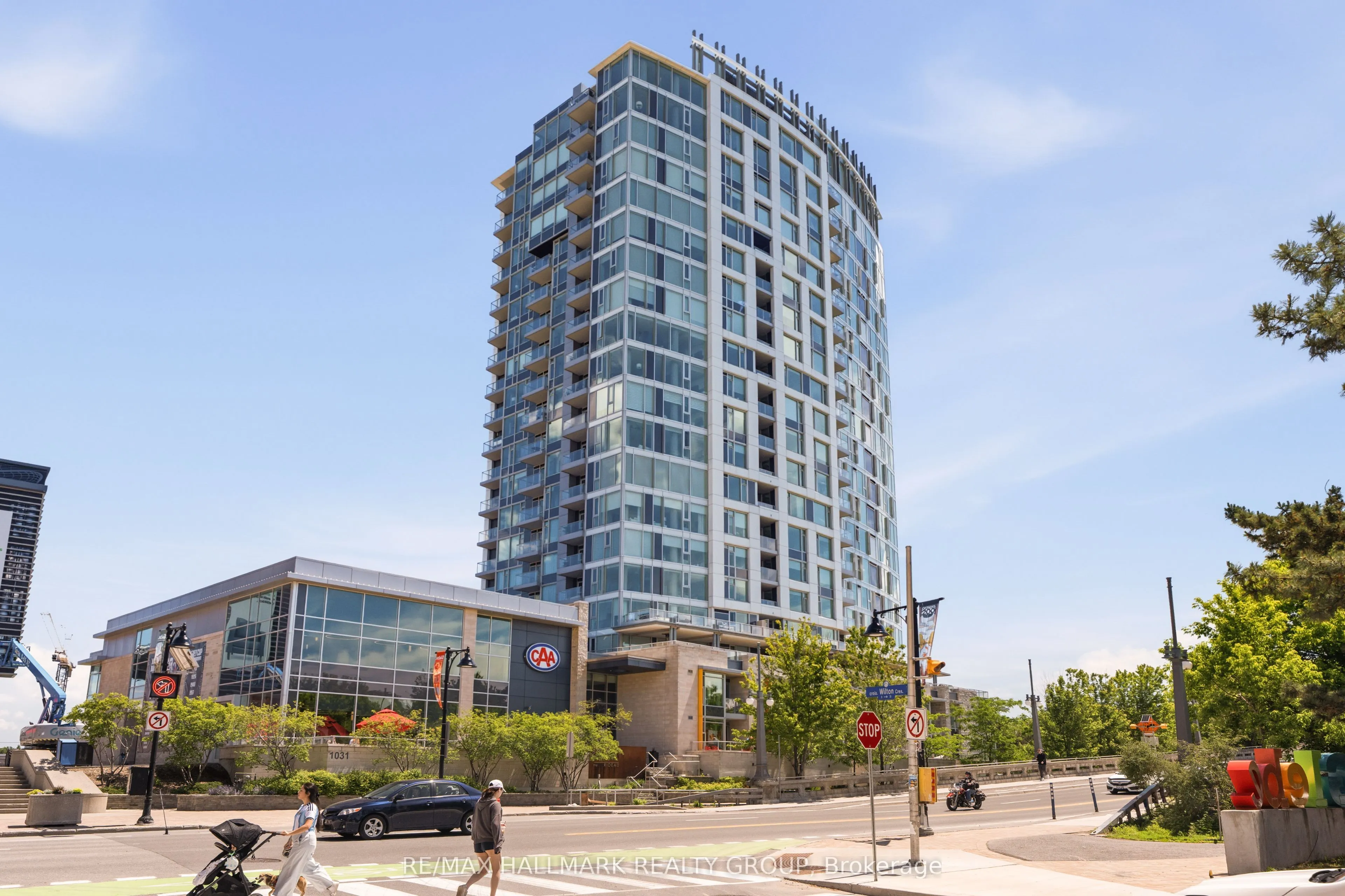 1035 Bank Street #1205