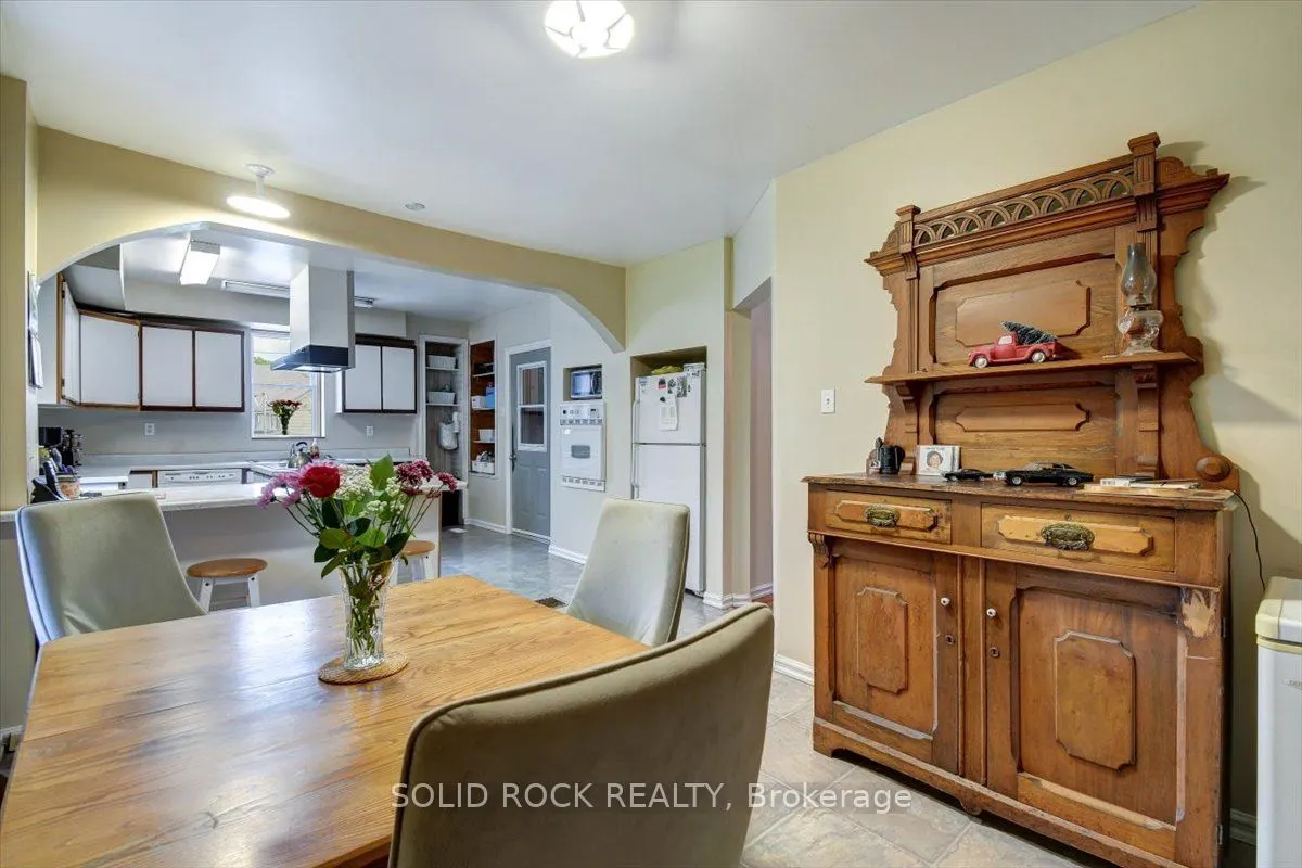 53 Church (St) Avenue