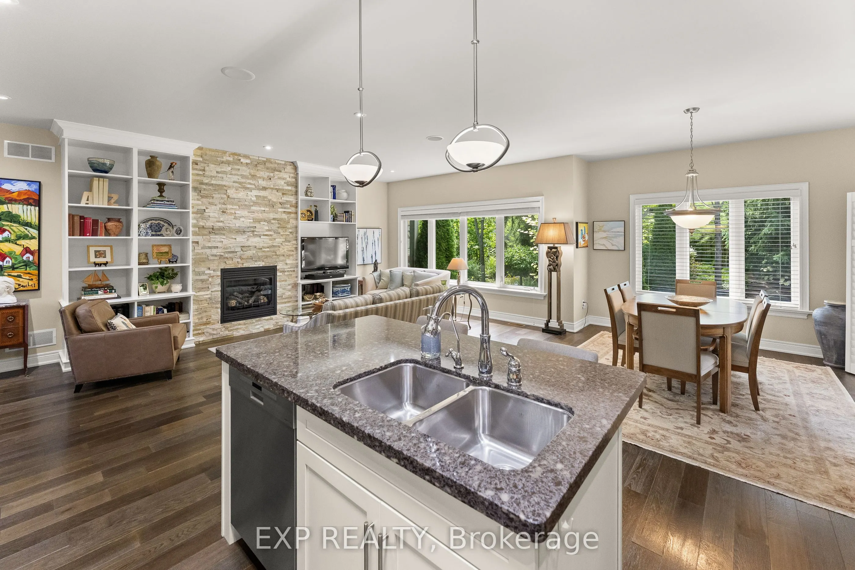 6 Creekside Drive