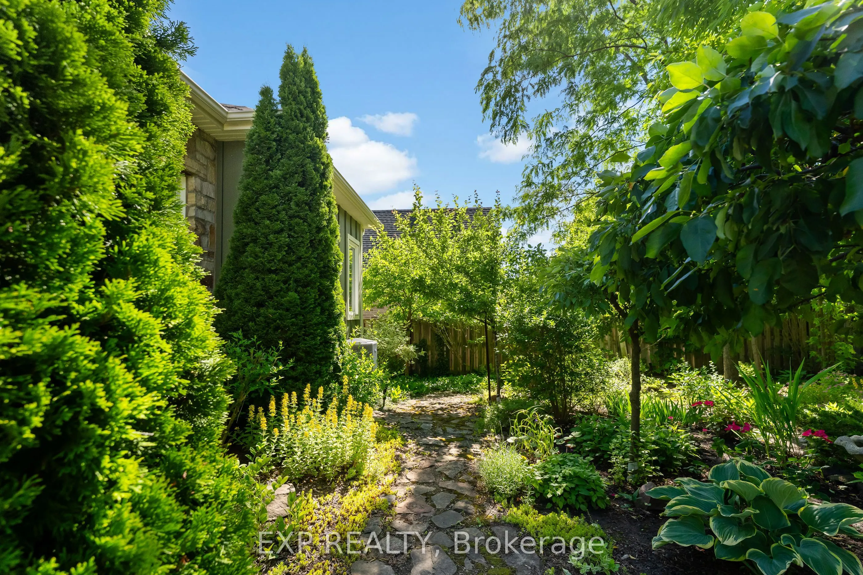 6 Creekside Drive