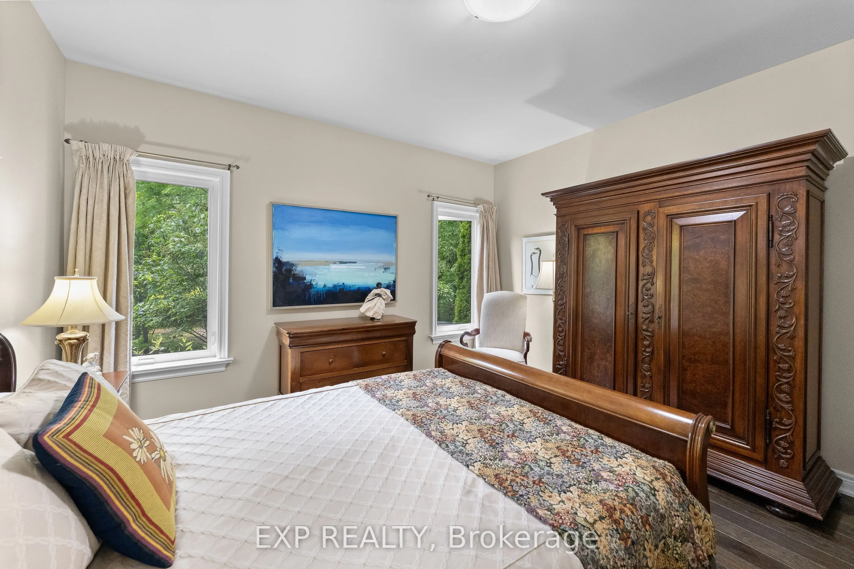 6 Creekside Drive