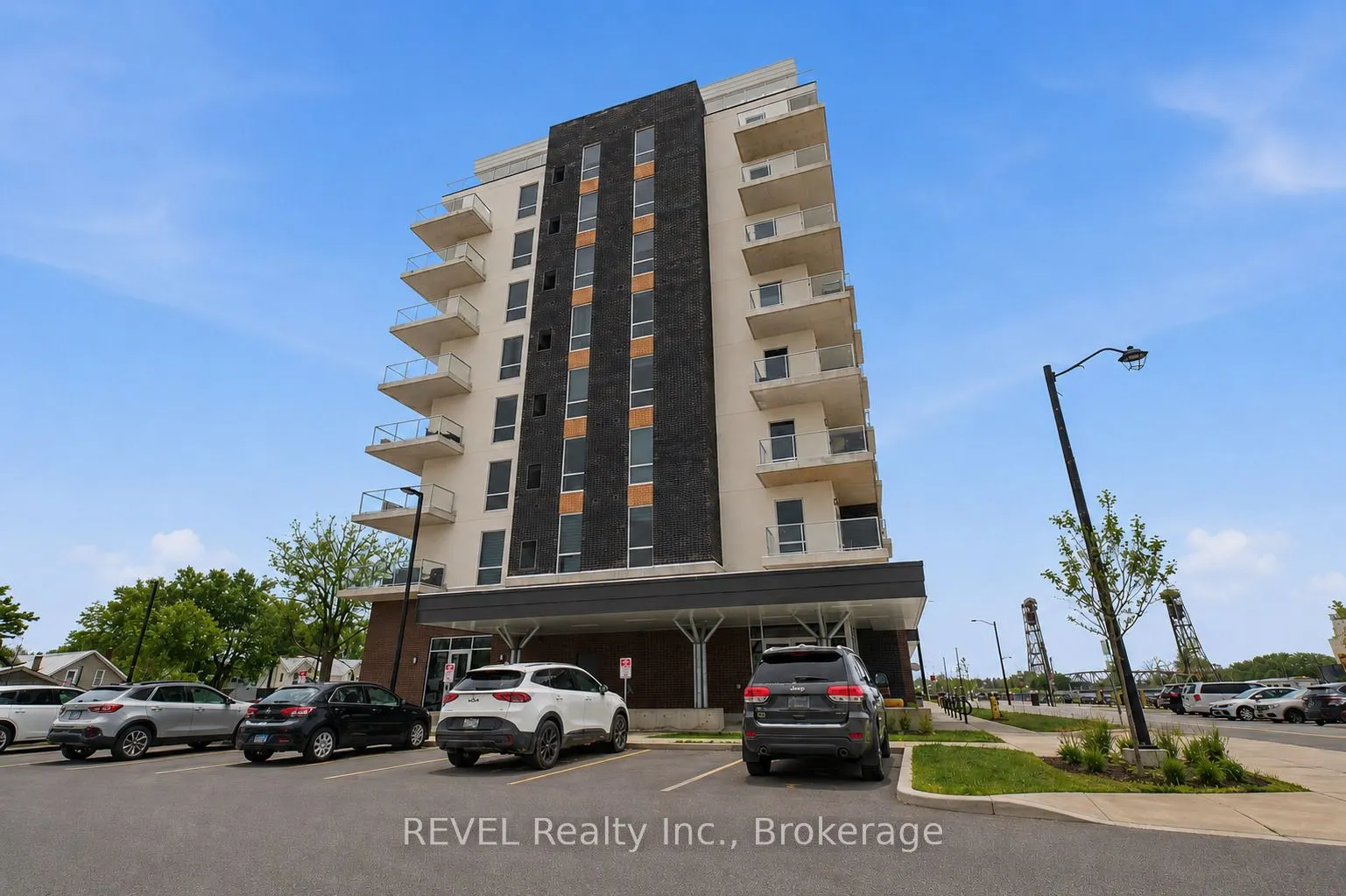 118 West Street #605