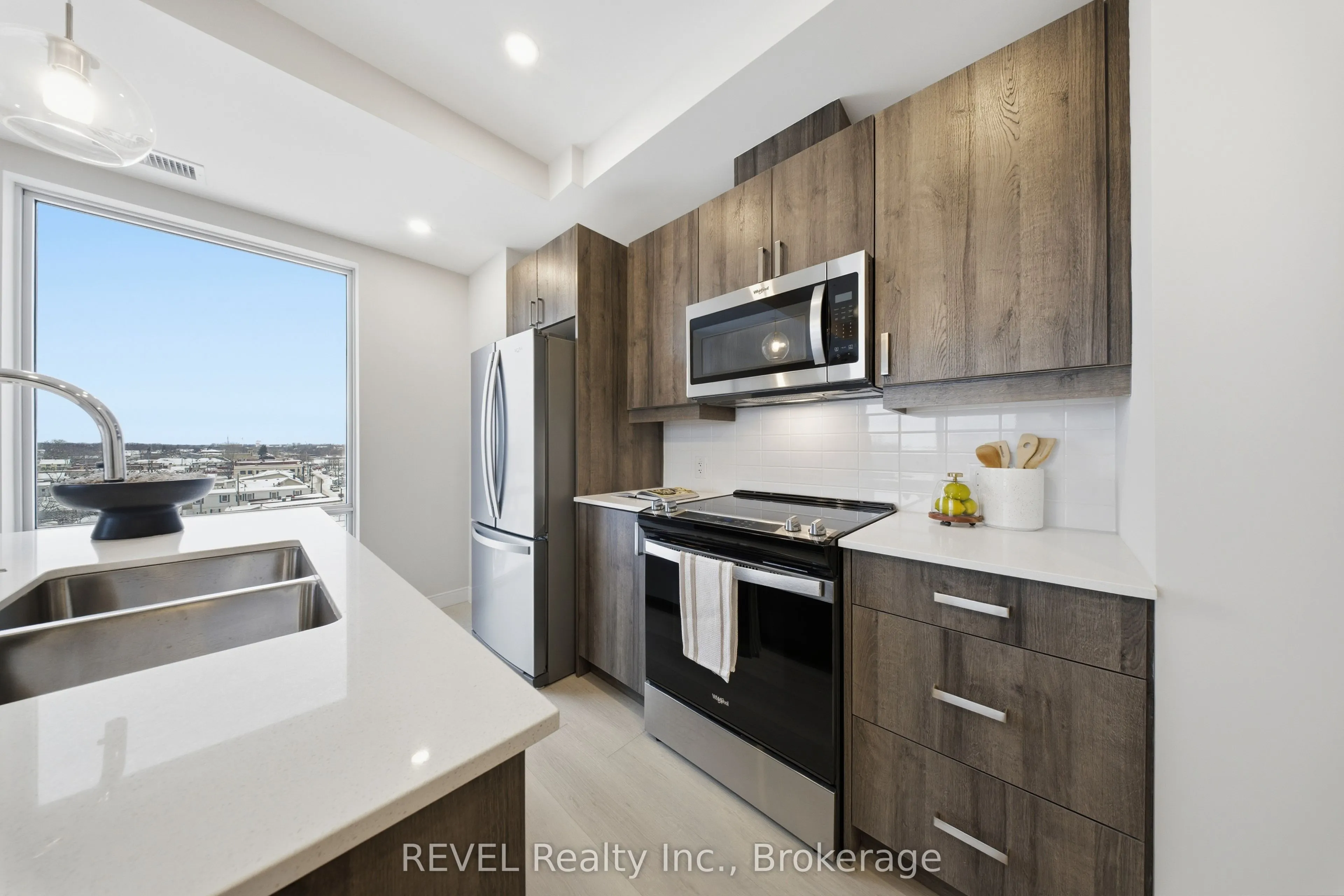 118 West Street #605
