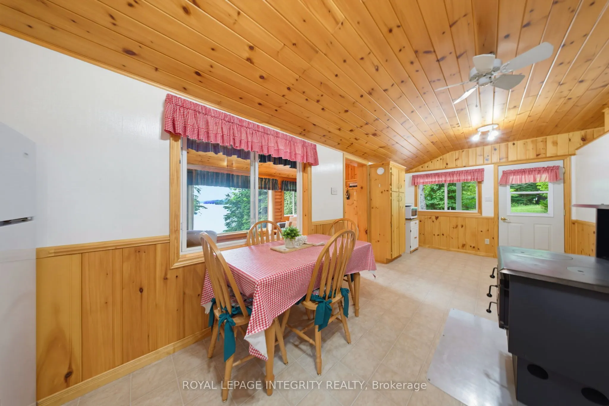 534 School House Lane