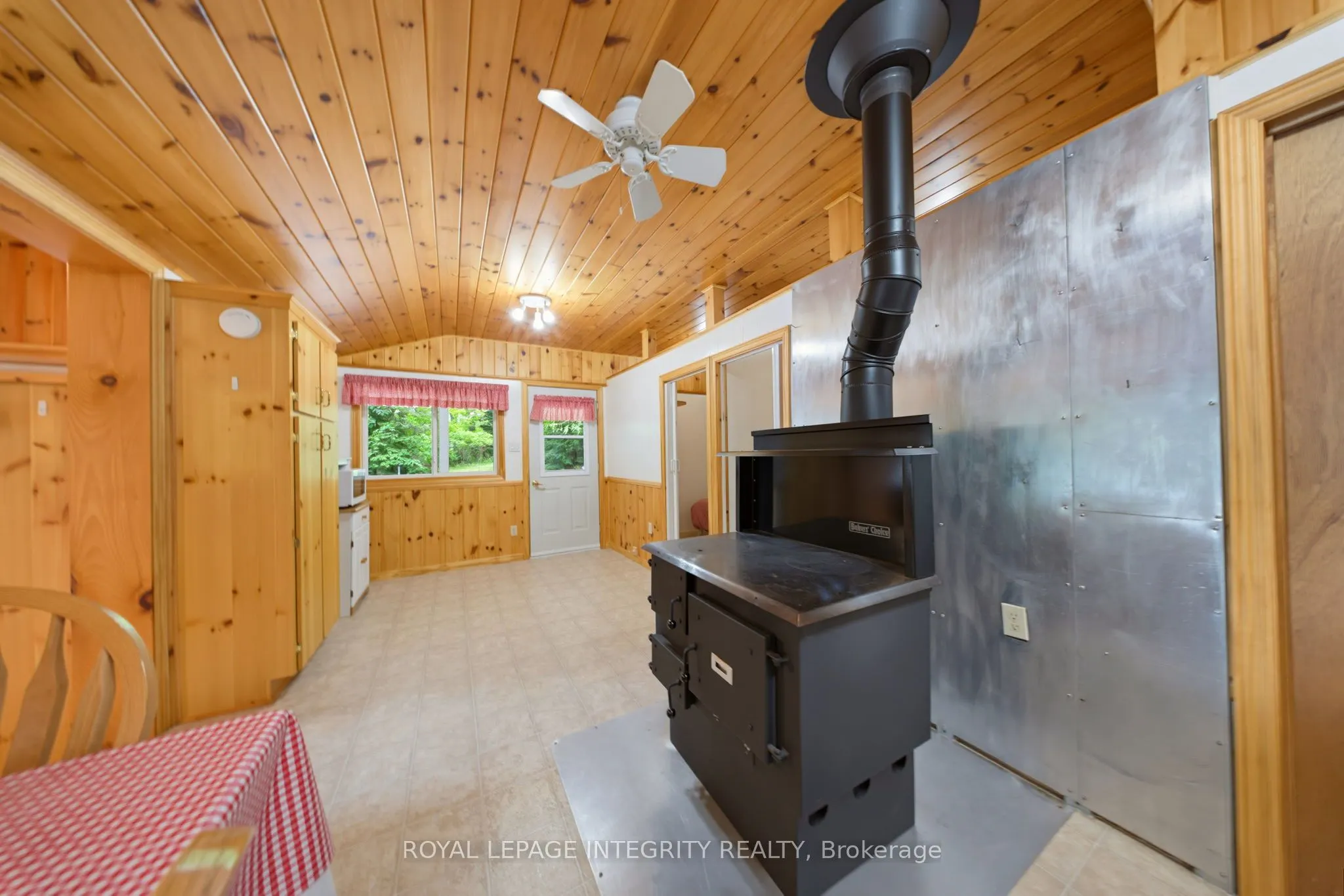 534 School House Lane