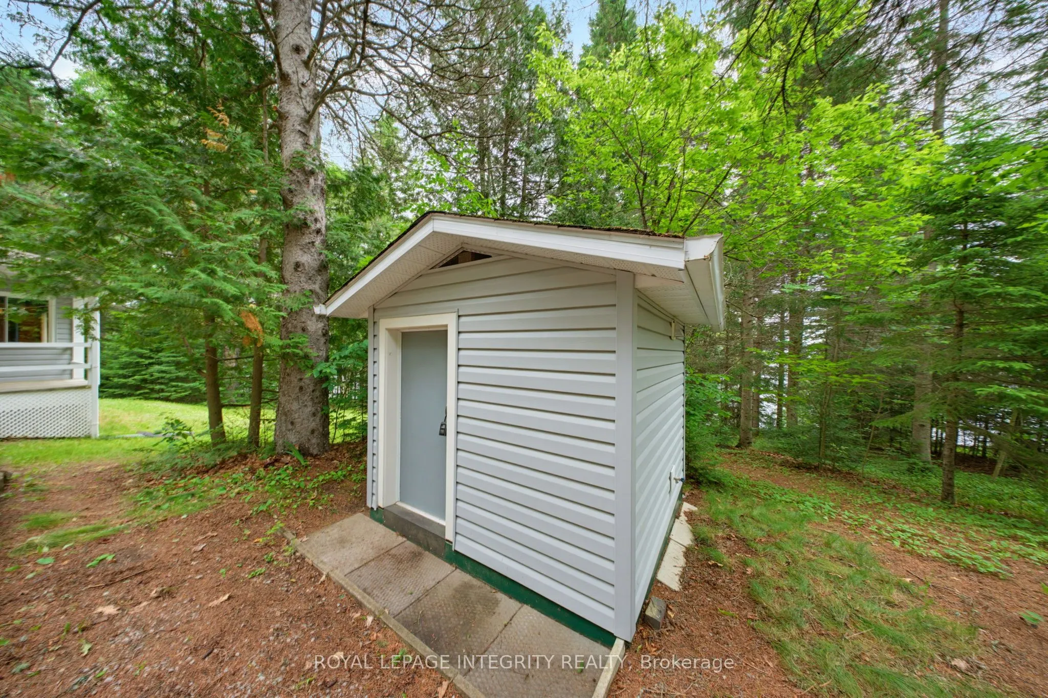 534 School House Lane