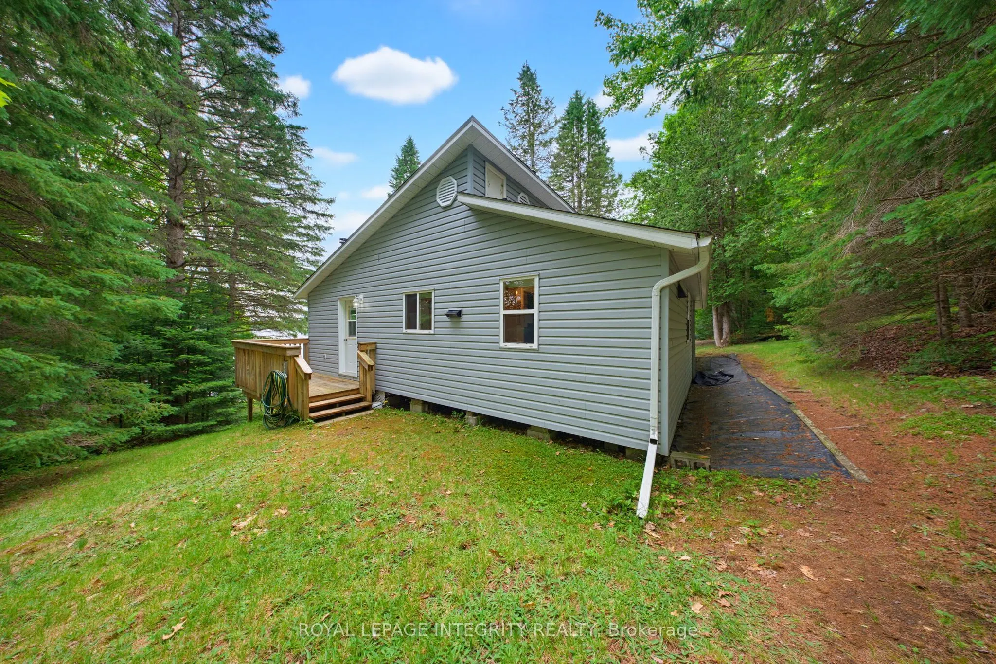 534 School House Lane