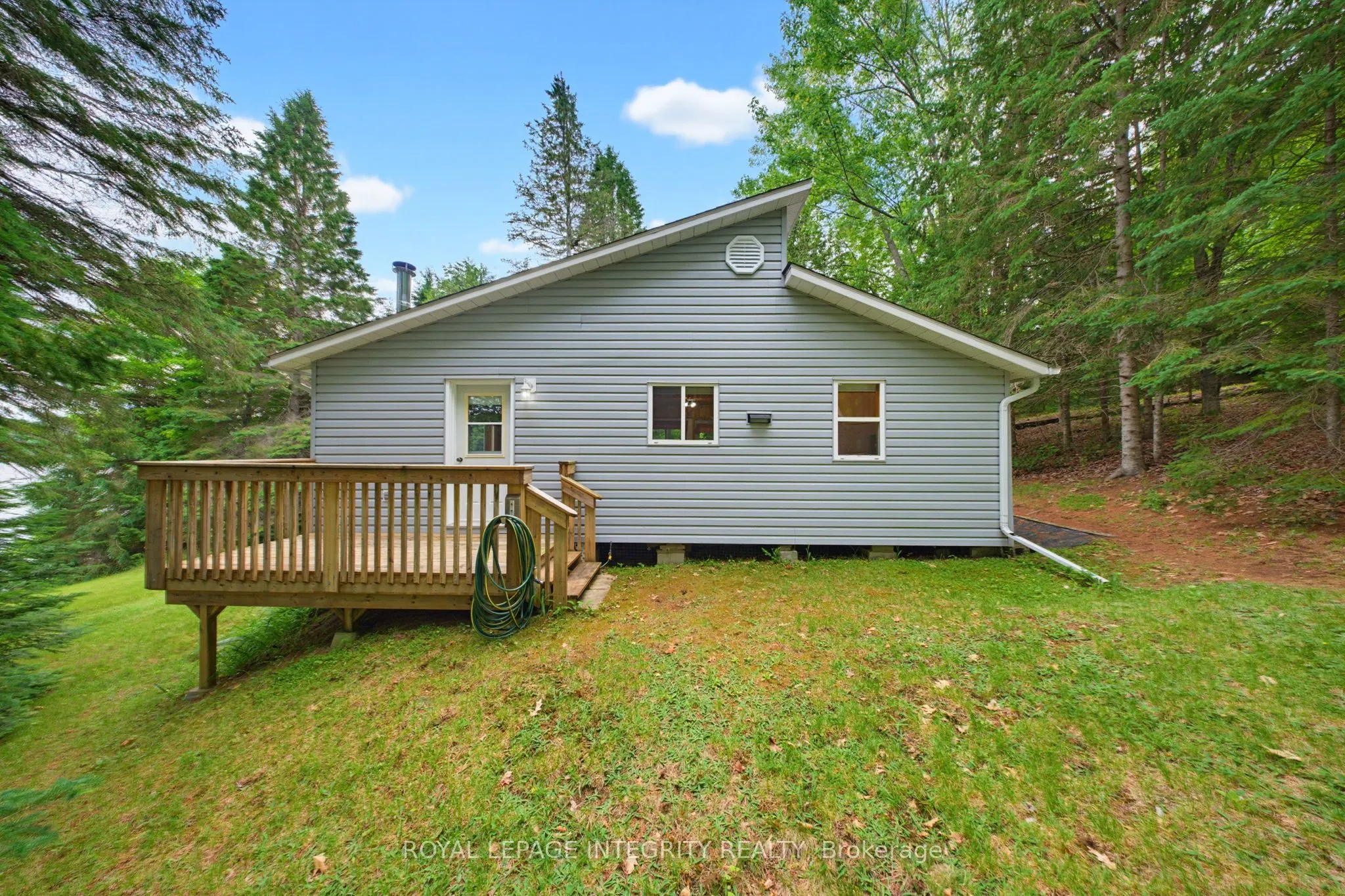 534 School House Lane