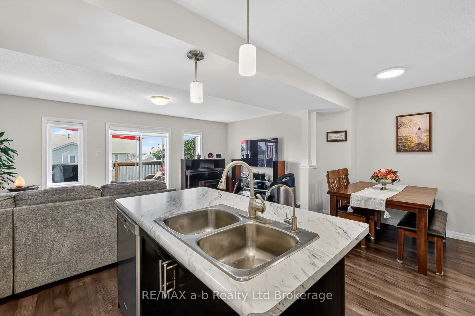 175 INGERSOLL Street N #28