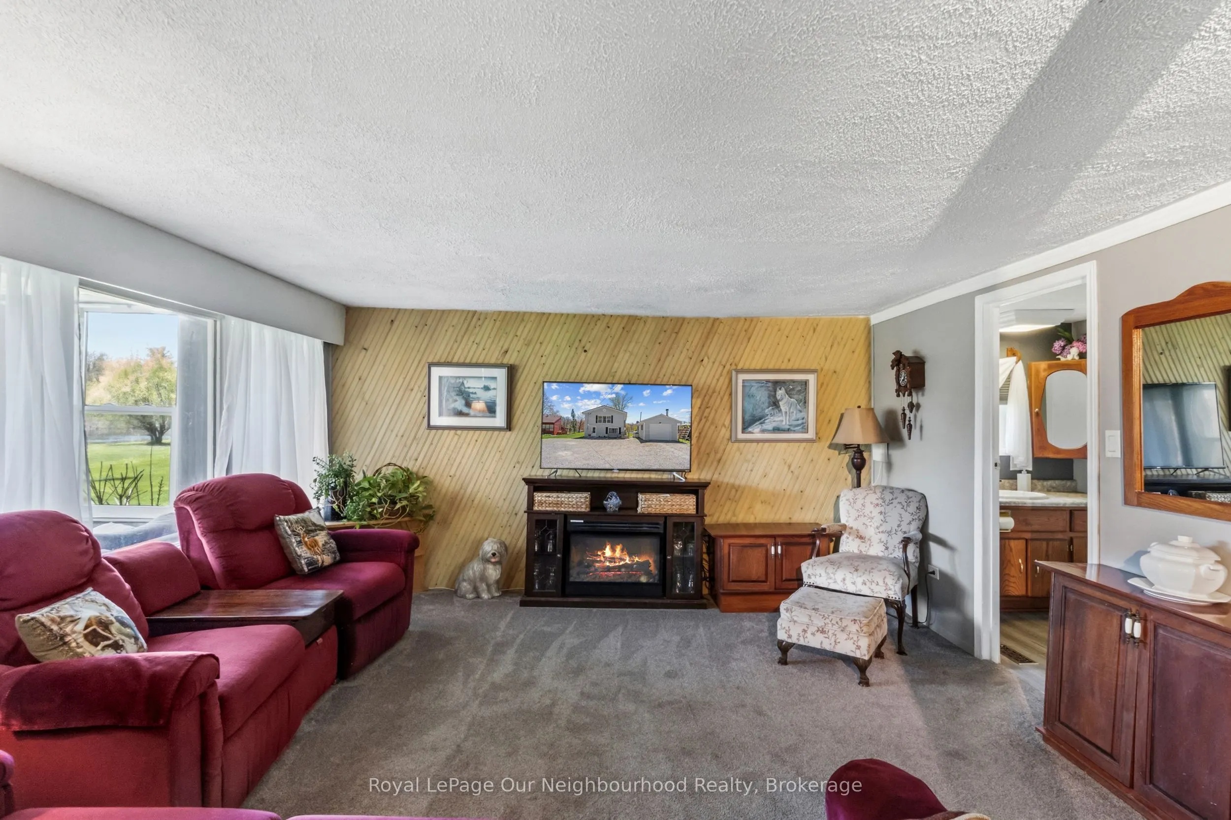 261 River Road E