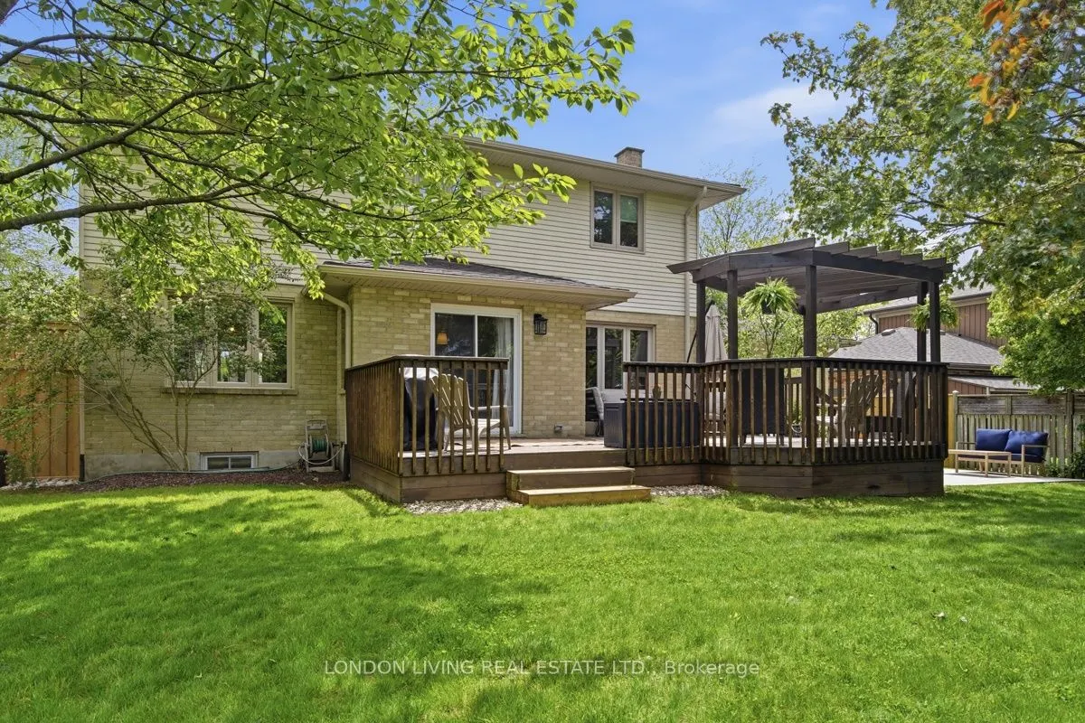 7006 Diane Crescent