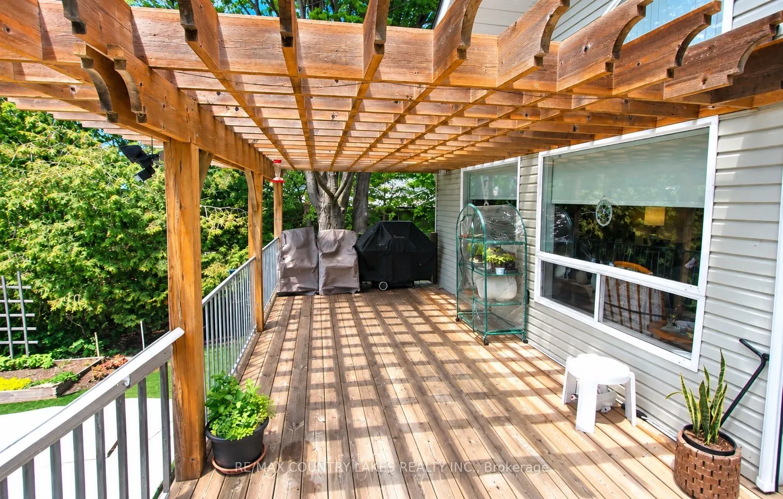 27 Hillcrest Avenue