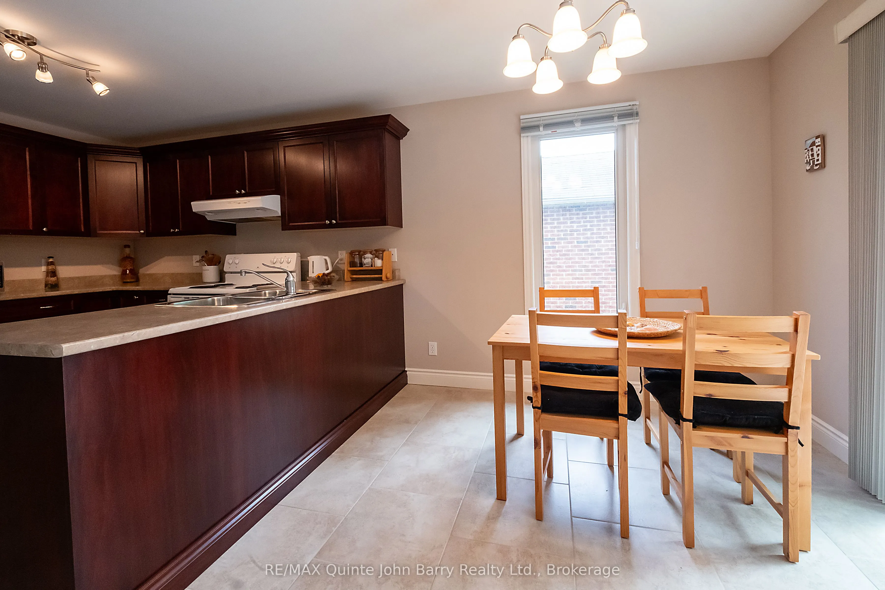 4 Algonquin Avenue