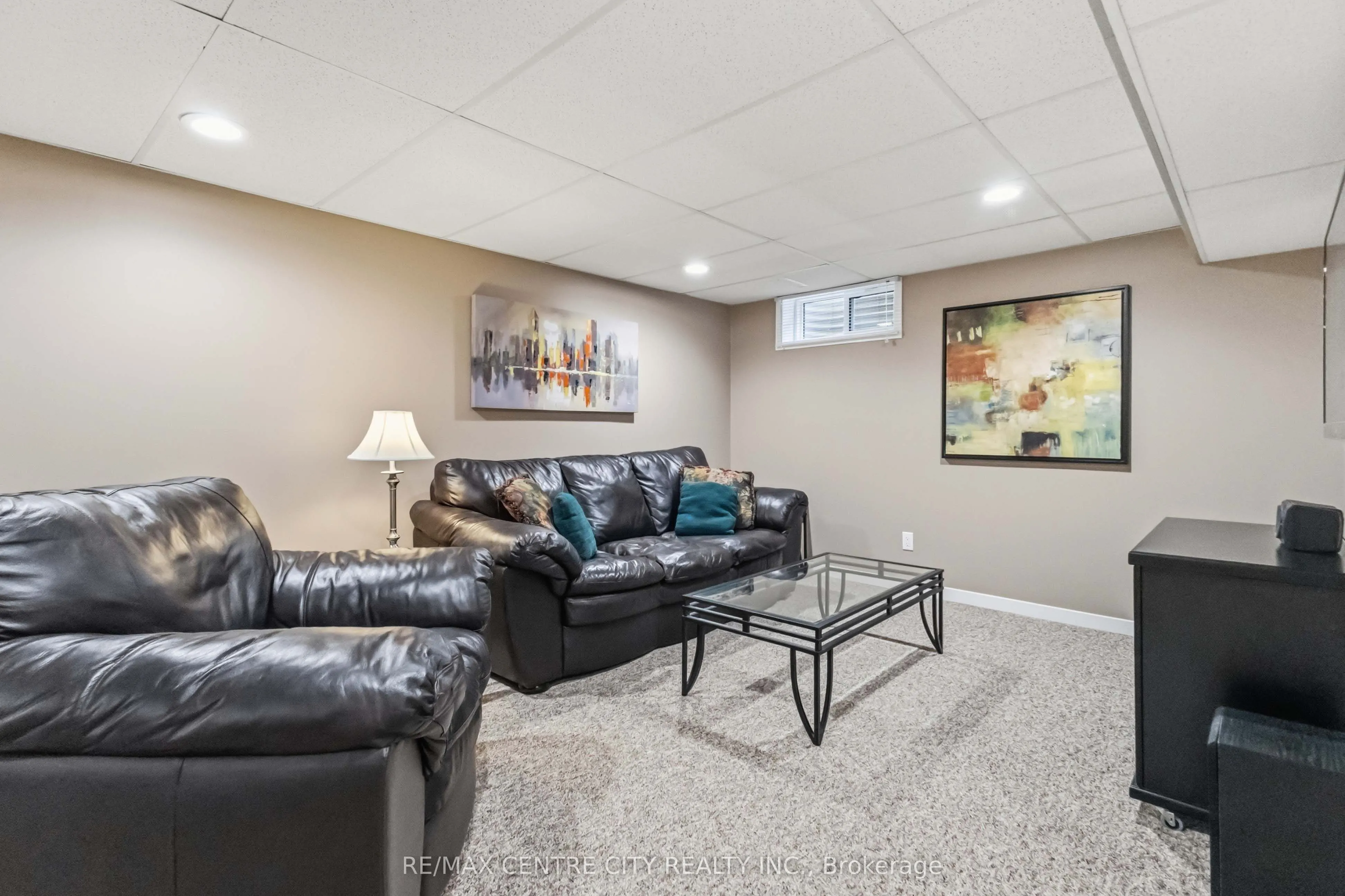 639 Dunboyne Crescent